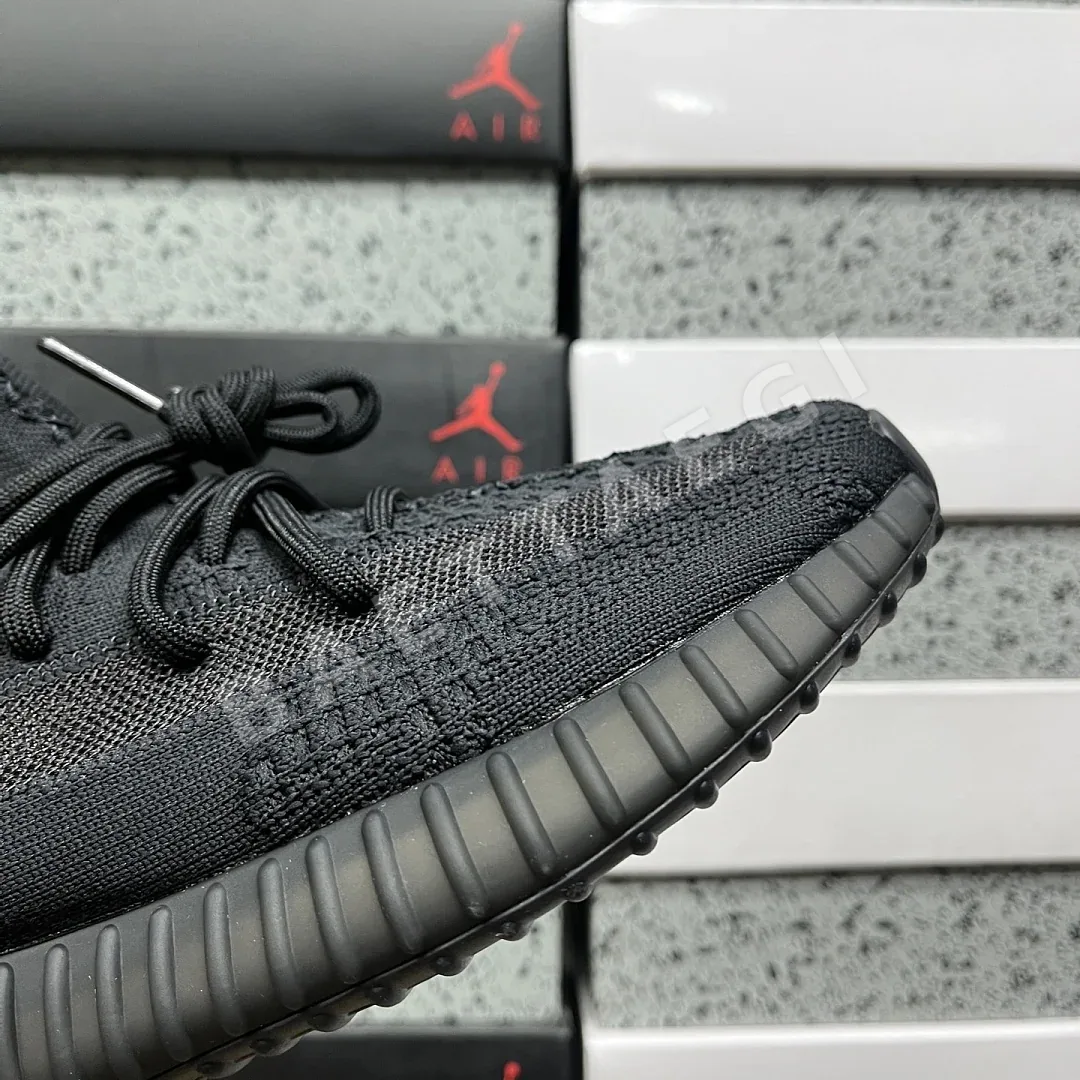 아디다스 [XQ] 이지 부스트 350 V2 HQ4540 200769 Adidas Yeezy Boost 350 V2 Onyx 상세 이미지 9