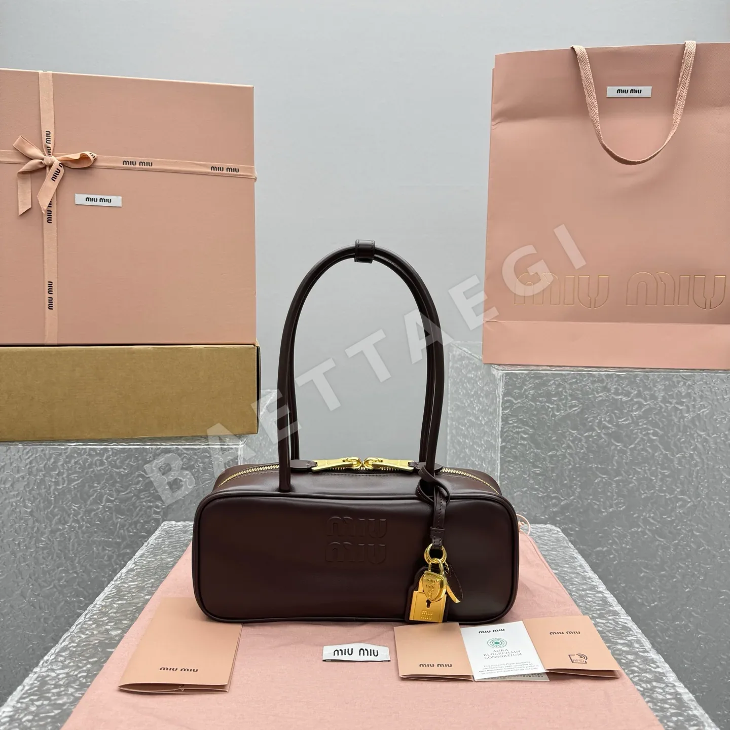 미우미우 롱 핸들 핸드백 68513