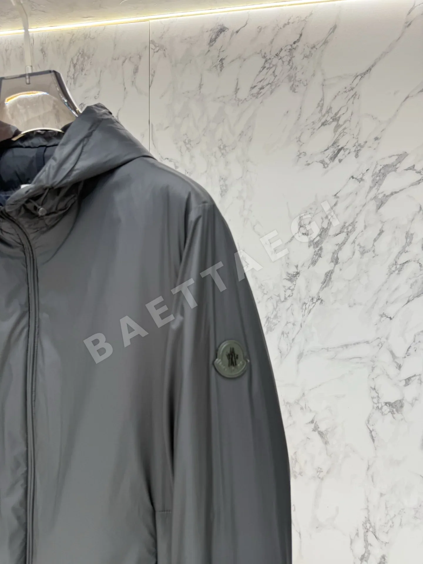 몽클레르 슬림핏 남성 패딩 자켓 상세 이미지 6