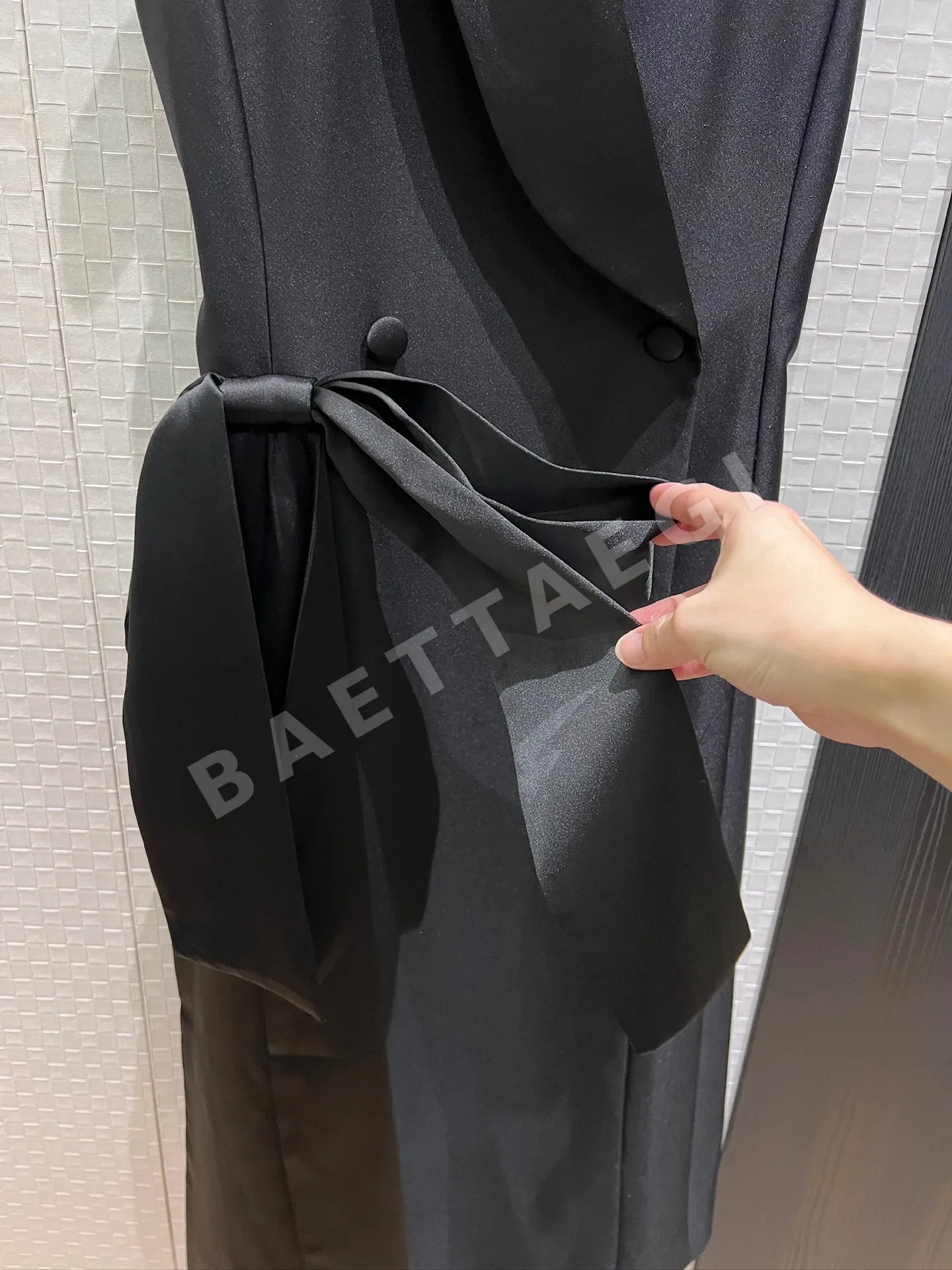 디올 새틴 리본 포인트 더블 버튼 여성 자켓 상세 이미지 7