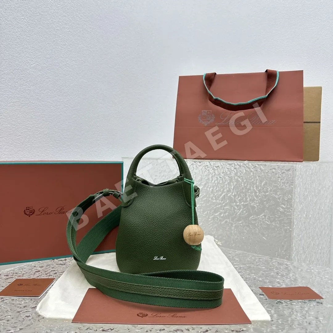 로로피아나 베일백 가방 128826