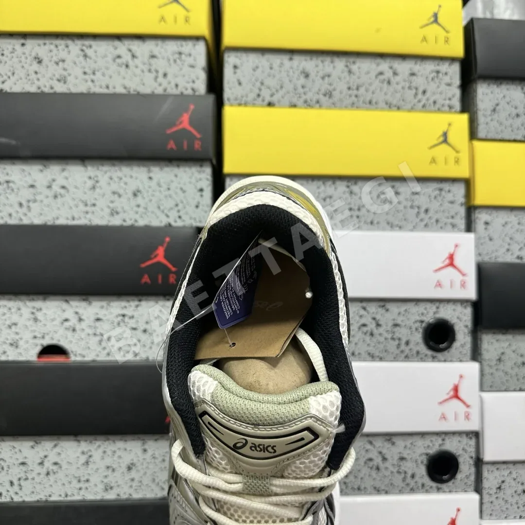 아식스 [LZ] 젤 카야노 14 1203A537-200 200602 Asics Gel-Kayano 14 Birch Pure Silver 상세 이미지 5
