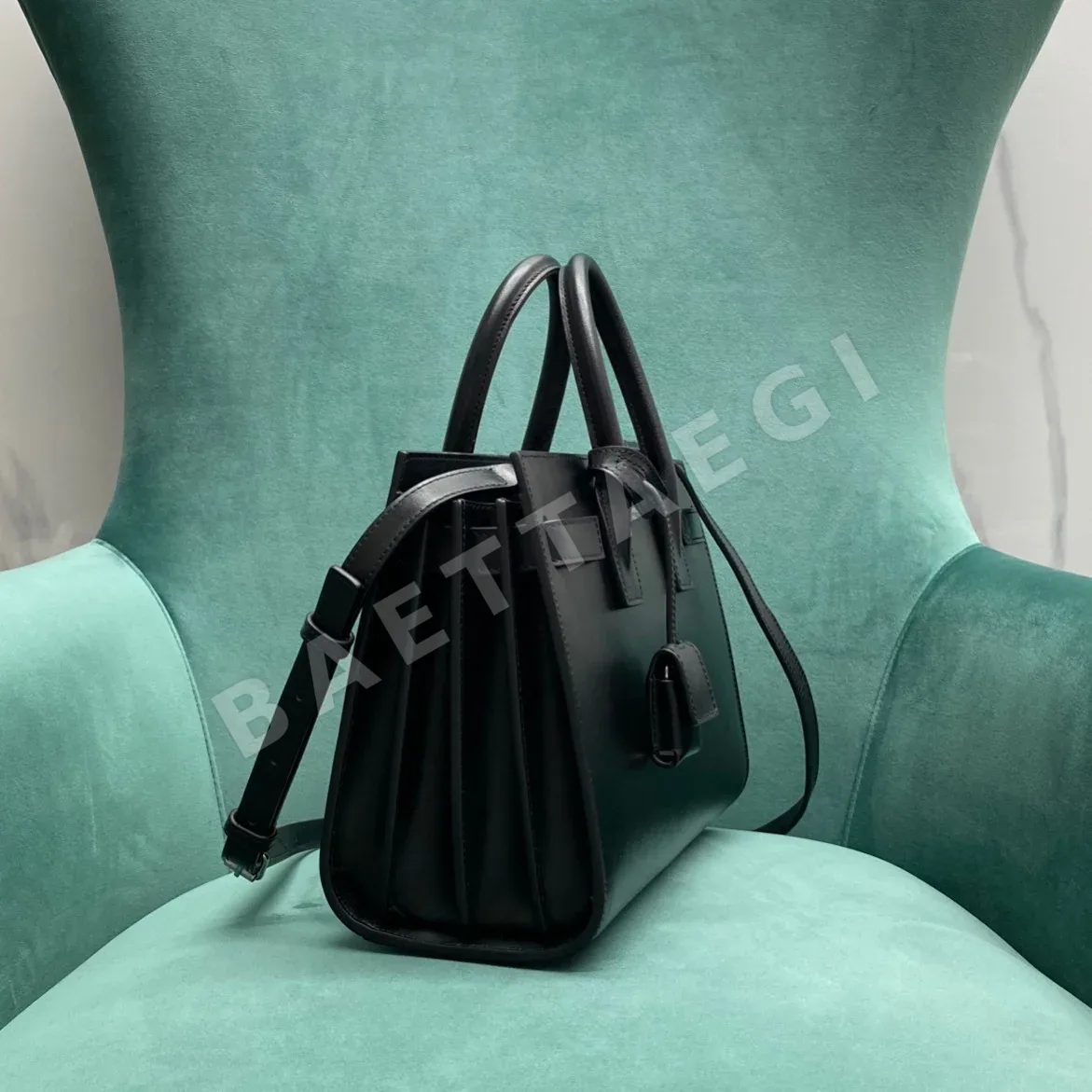 생로랑 Sac De Jour 아코디언 가방 상세 이미지 2