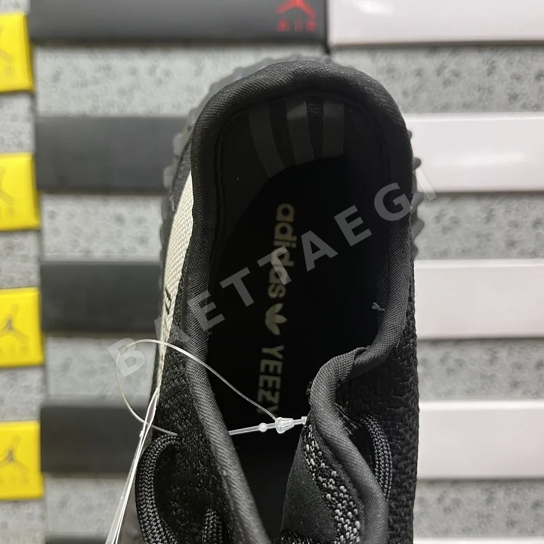 아디다스 [R] 이지 부스트 350 V2 BY1604 200742 Adidas Yeezy Boost 350 V2 상세 이미지 2