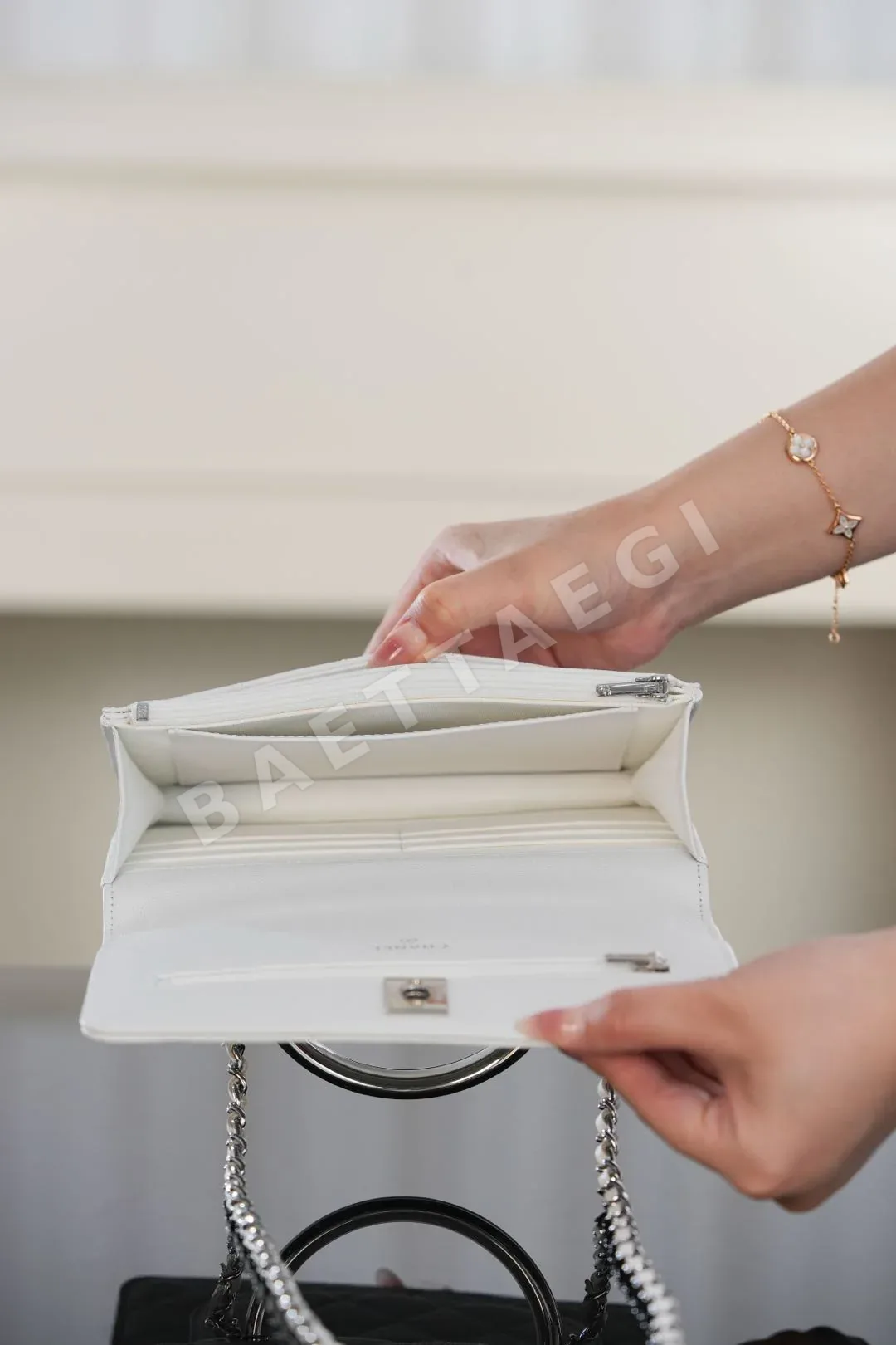 샤넬 25P 캐비어 화이트 WOC 체인백 25P 상세 이미지 7
