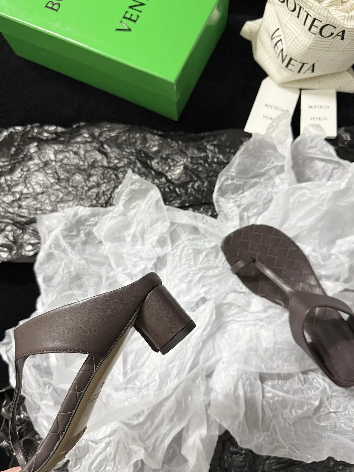 보테가베네타 직조 린넨 비치 샌들 상세 이미지 8