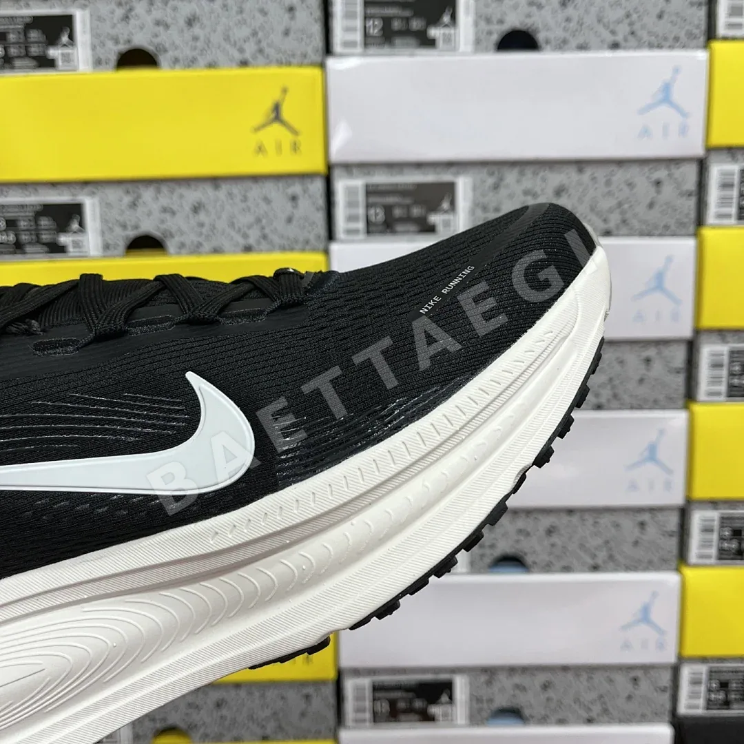나이키 줌 보메로 18 HM6803-007 201096 Nike Zoom Vomero 18 상세 이미지 3