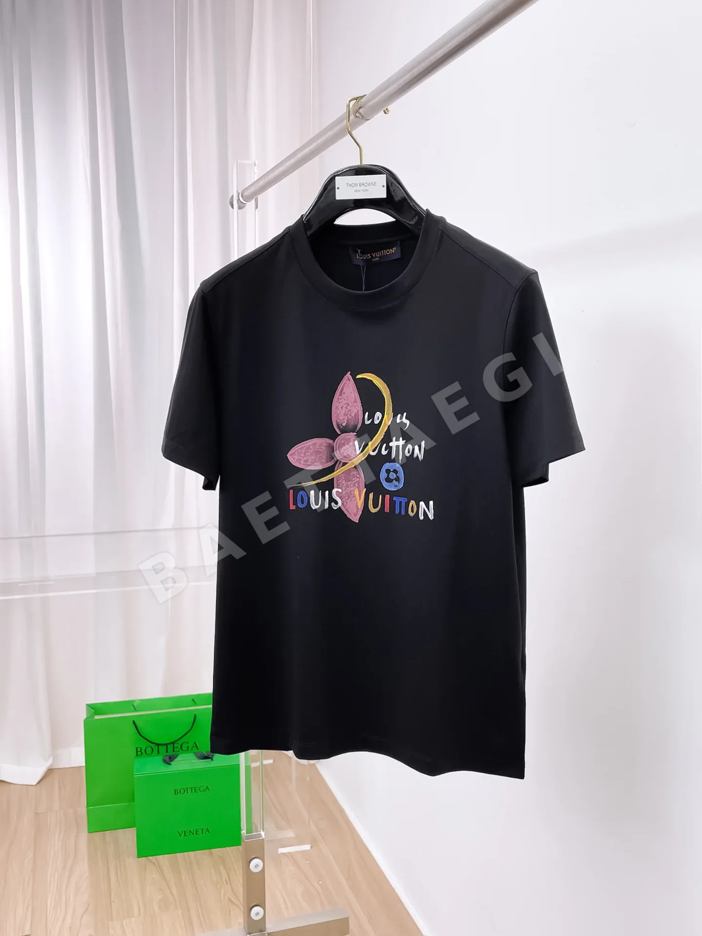 루이비통 크루넥 반팔 셔츠 남성의류 135539