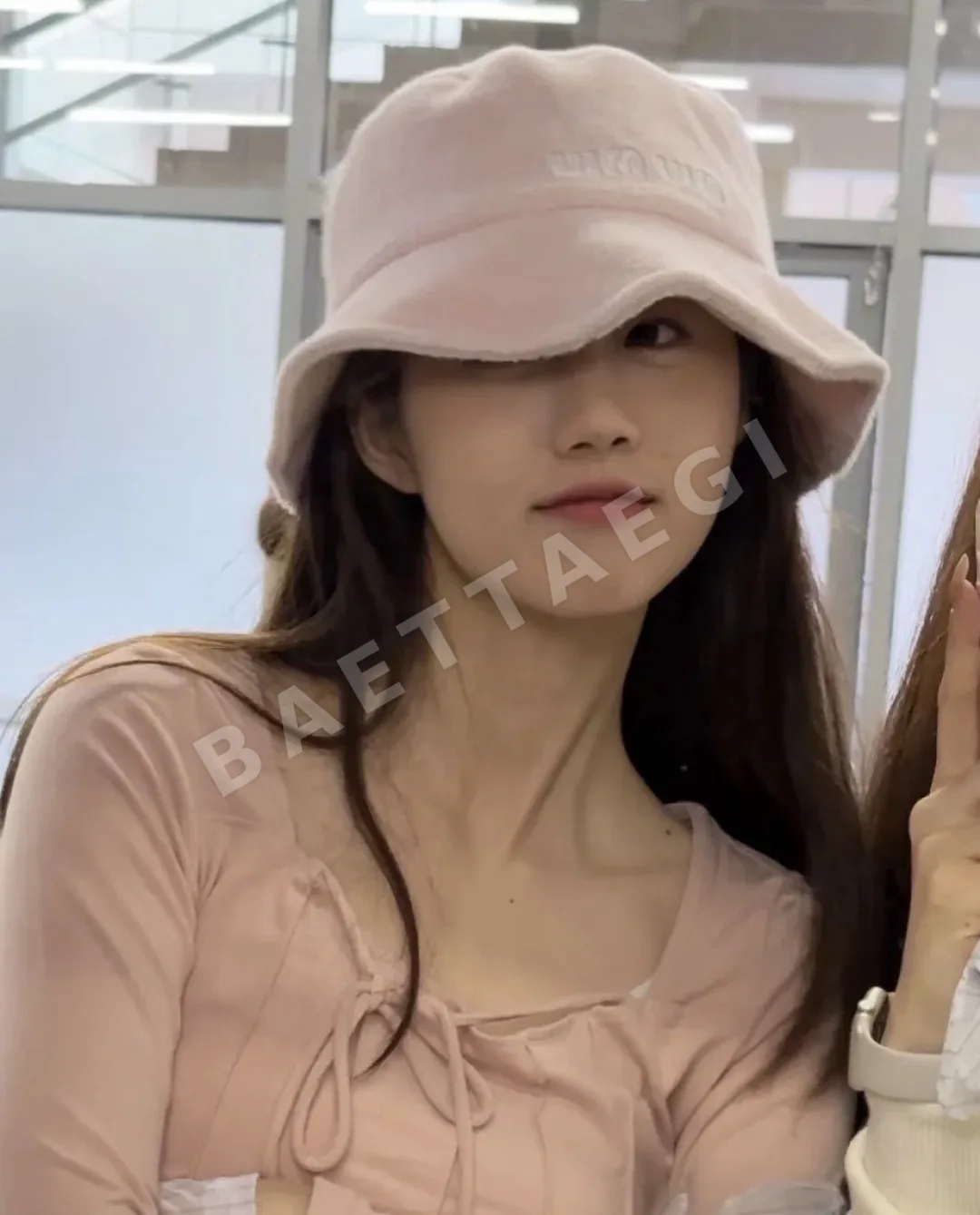 미우미우 페이크퍼 모자 상세 이미지 2