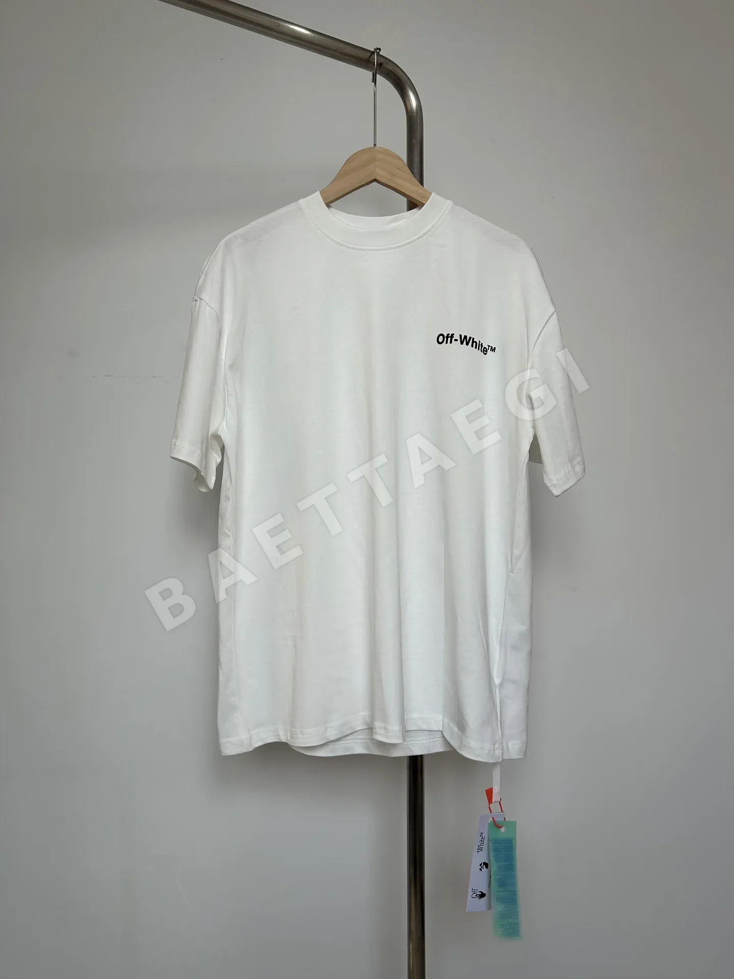 오프화이트 웨이브 라인 남성 반팔 티셔츠 OF 05