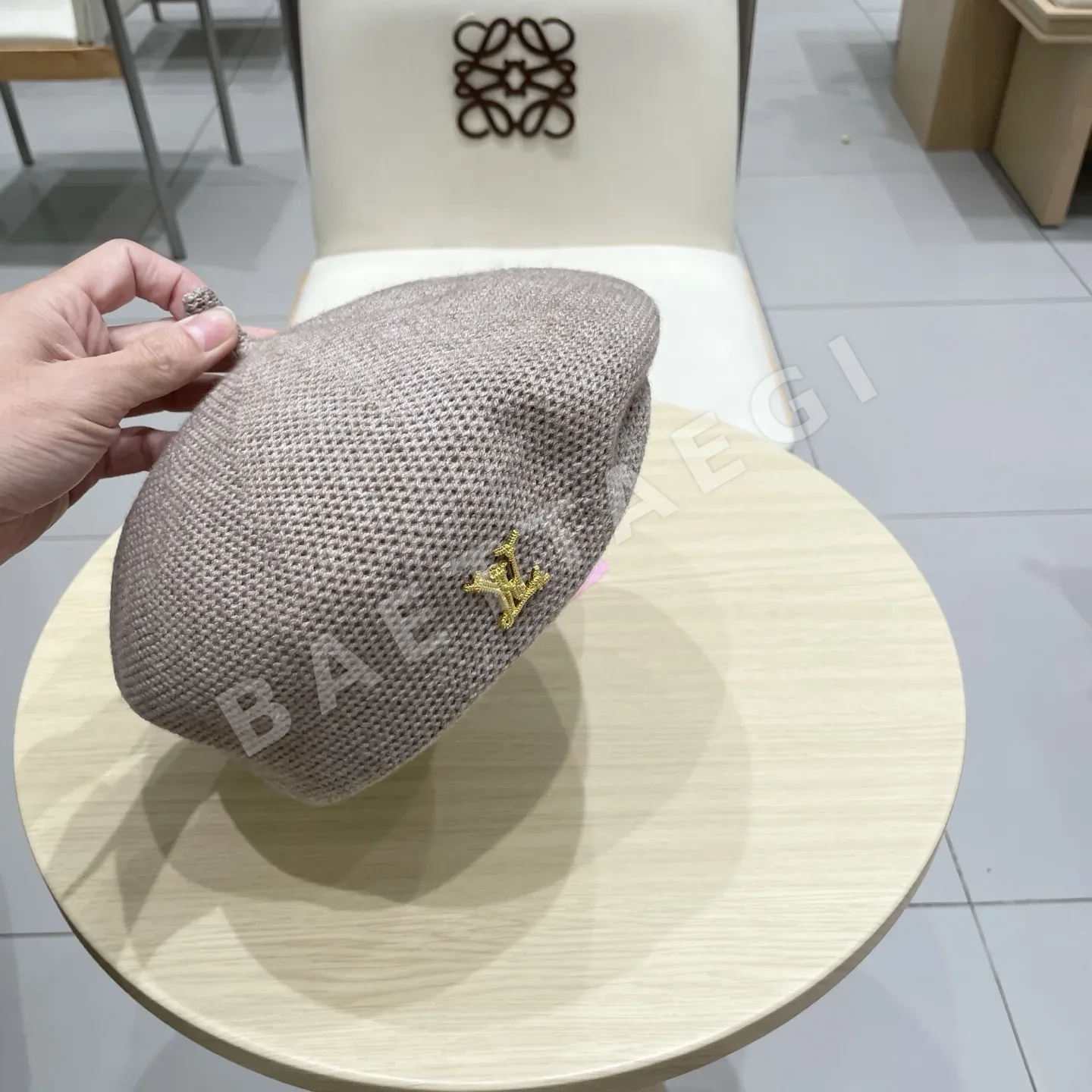 루이비통 무지 린넨 베레모 모자 상세 이미지 8