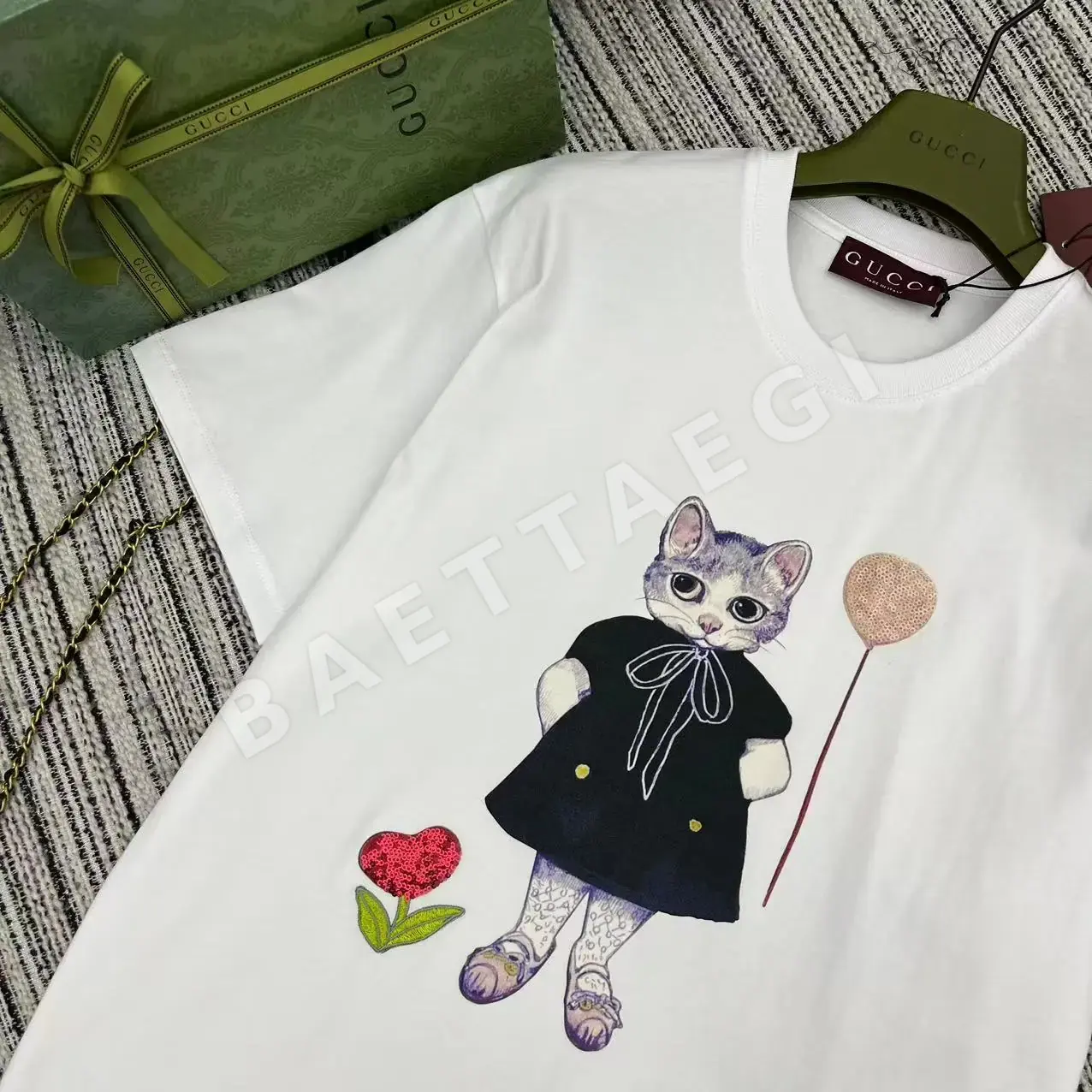구찌 비즈 자수 새끼 고양이 라운드넥 반팔 티셔츠 상세 이미지 3