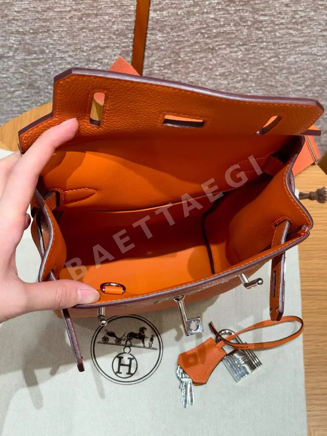 에르메스 핵 아 도 오렌지 토고 가죽 백팩 상세 이미지 6
