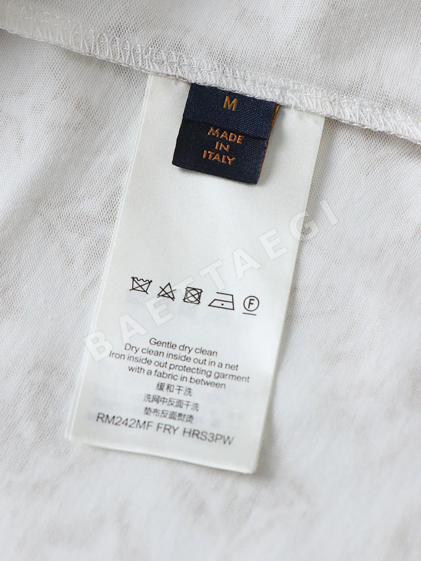 루이비통 올오버 로고 크루넥 반팔 티셔츠 상세 이미지 9