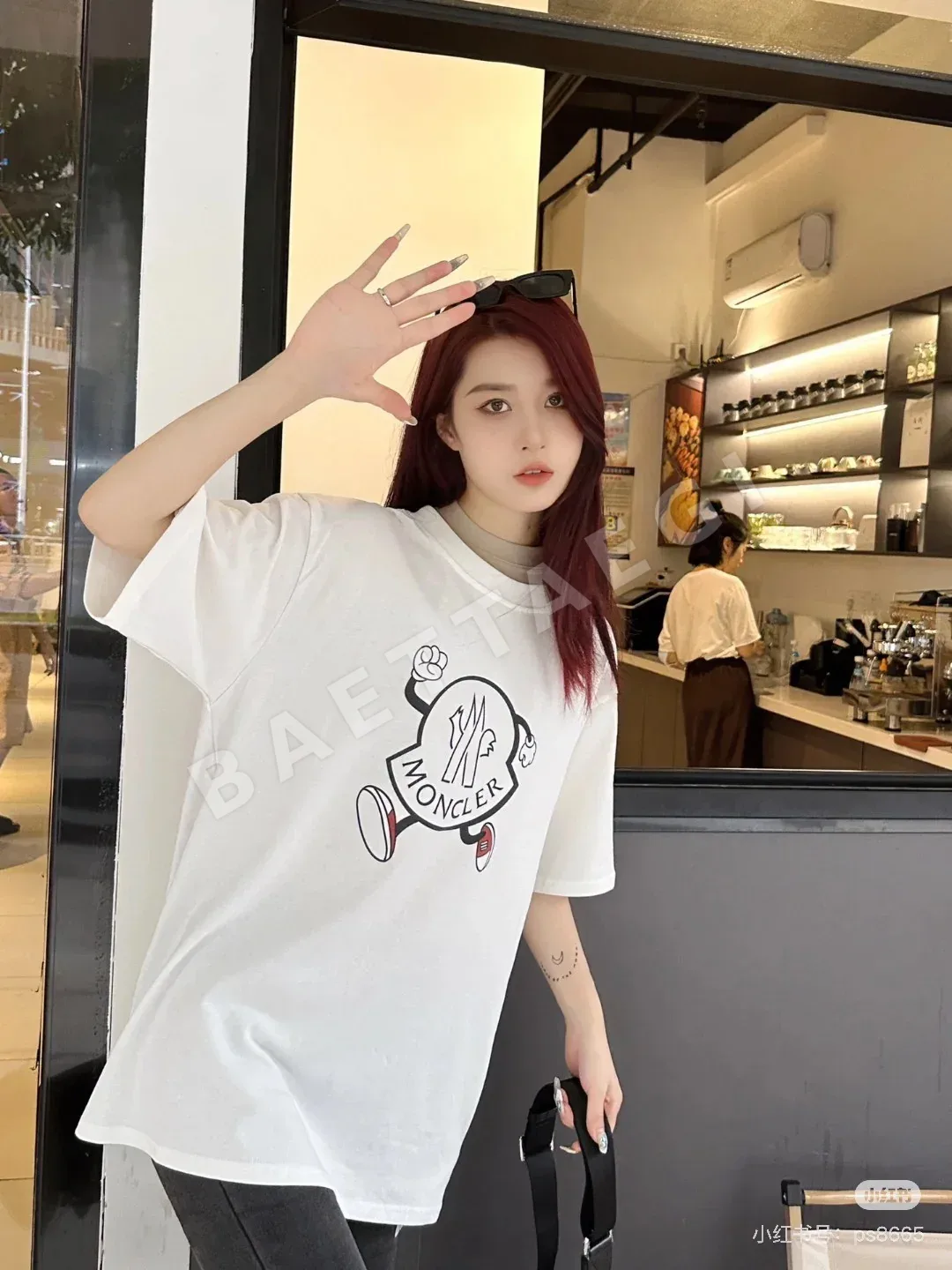 몽클레르 인형 무늬 암밴드 여성 반팔 셔츠 상세 이미지 9