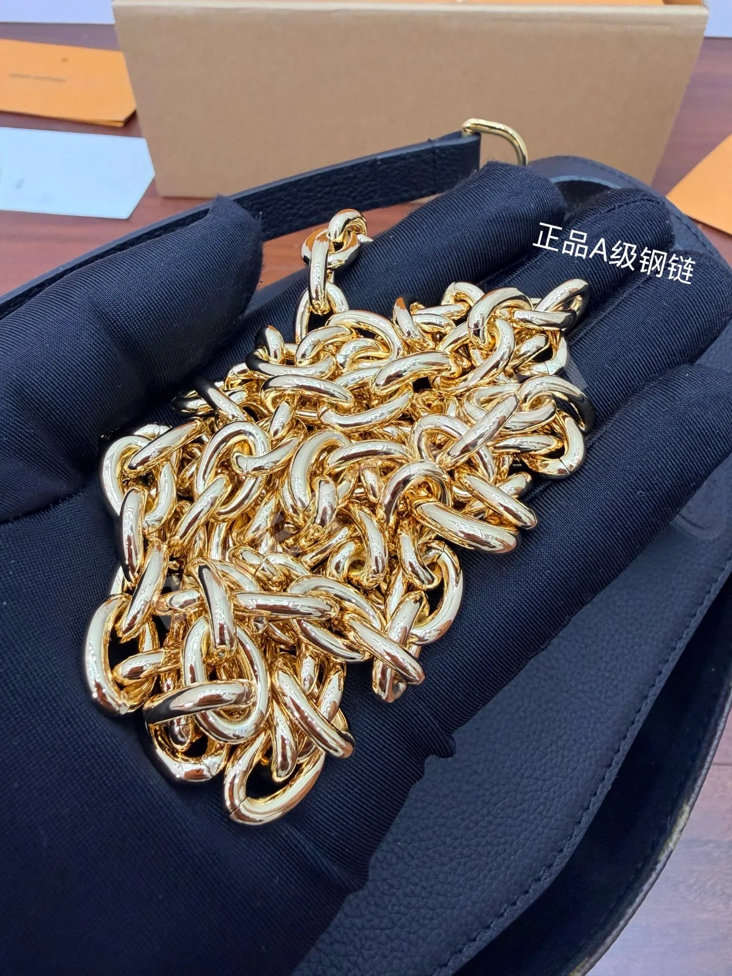 루이비통 다이내믹 전자 칩 가죽 가방 M26285 상세 이미지 6