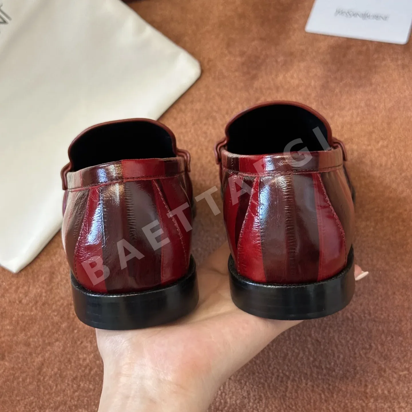 생로랑 YSL 앞코 덮인 장어가죽 뮬 로퍼 상세 이미지 7