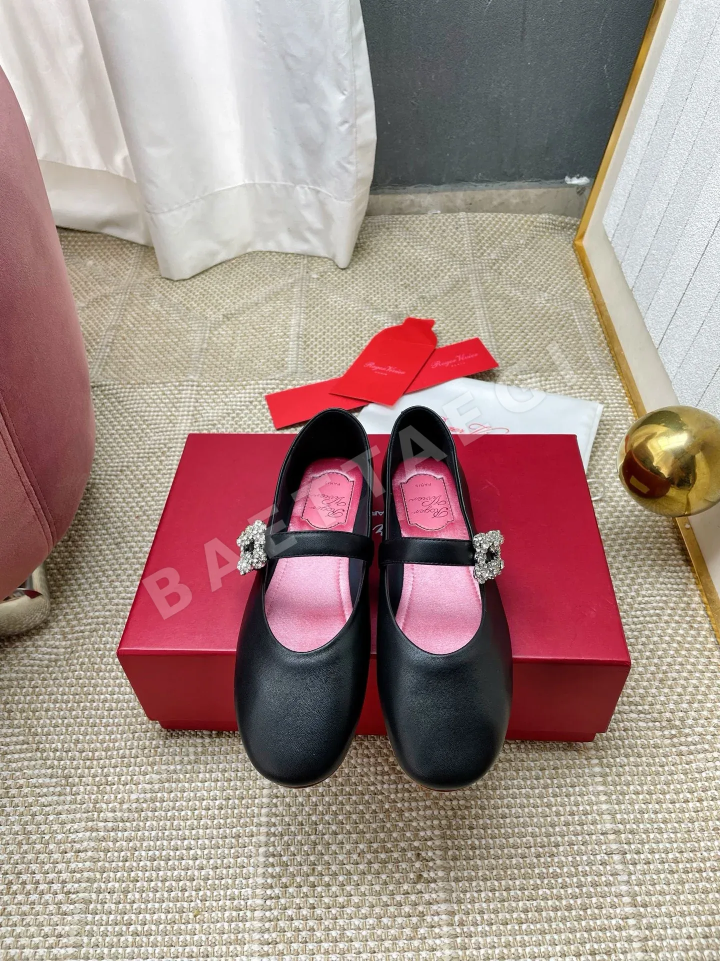 로저비비에 라인스톤 버클 스트랩 여성 구두 105563