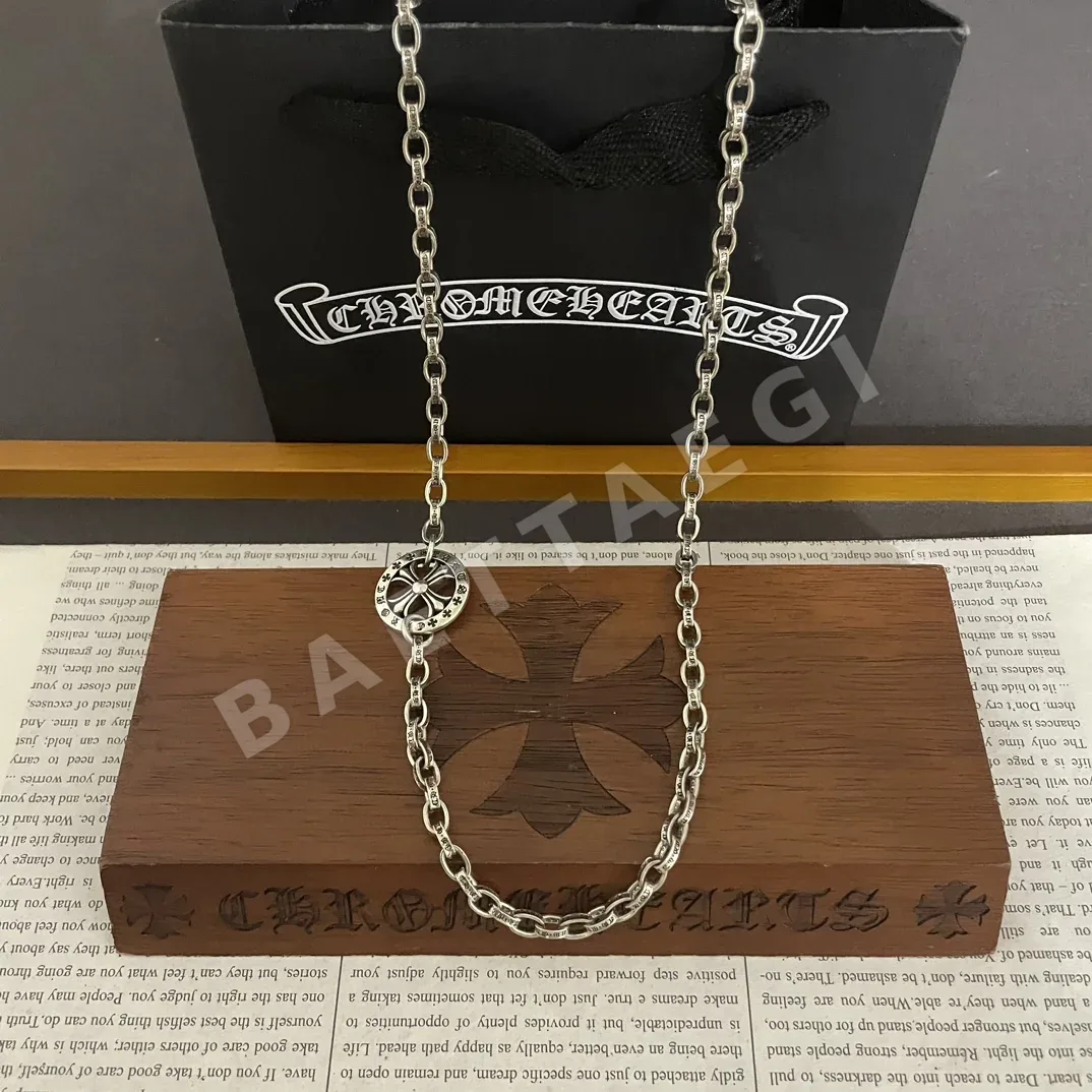 크롬하츠 크로스 서클 레터 목걸이 상세 이미지 4
