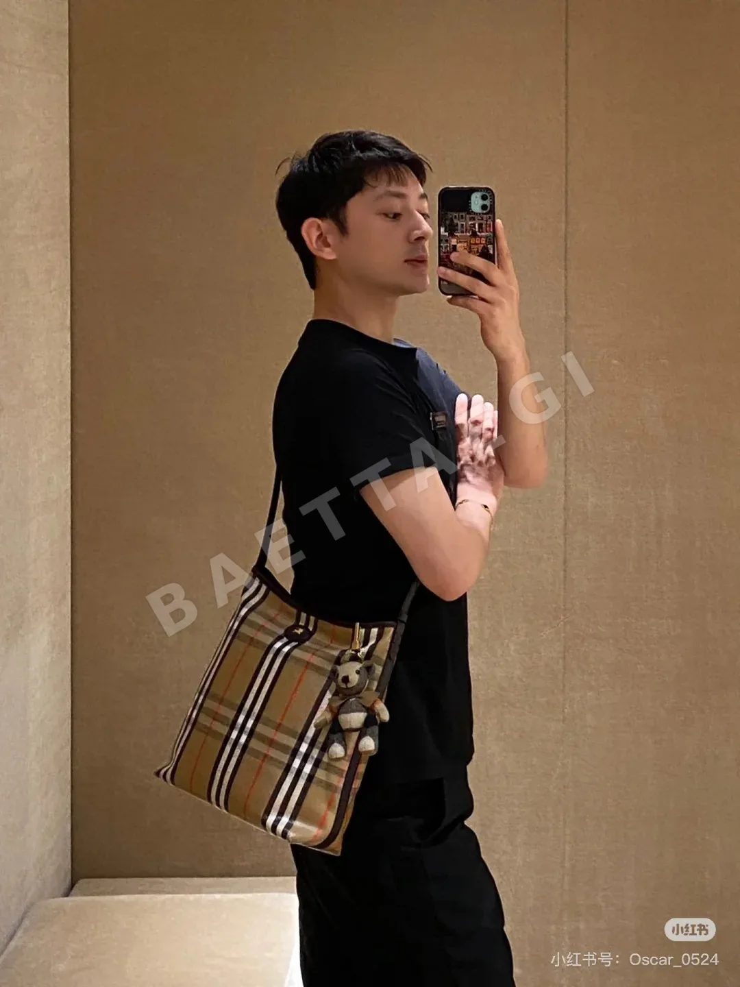 버버리 하이랜드 숄더백 상세 이미지 2