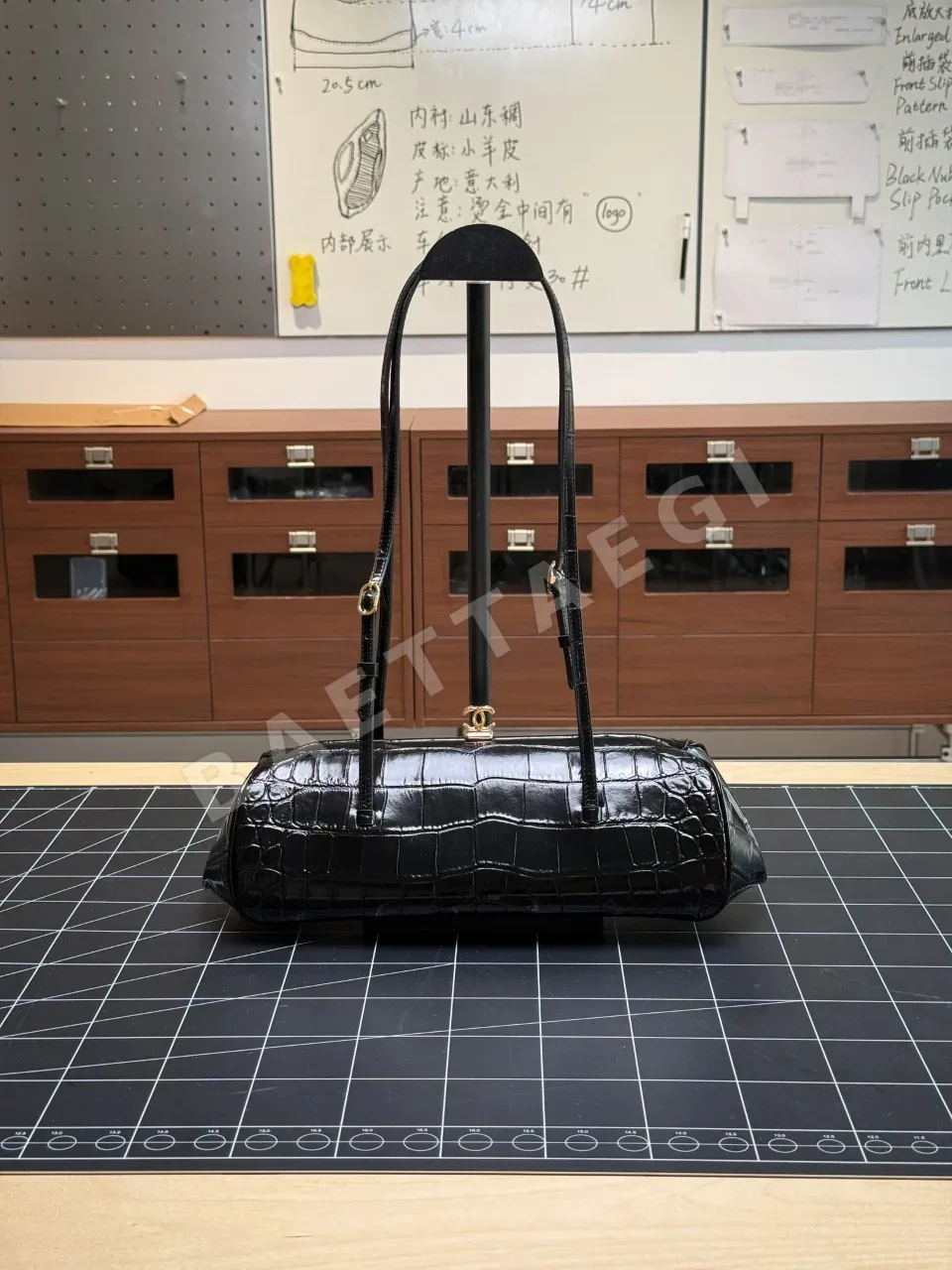 샤넬 싱글숄더 앨리게이터 가방 143516