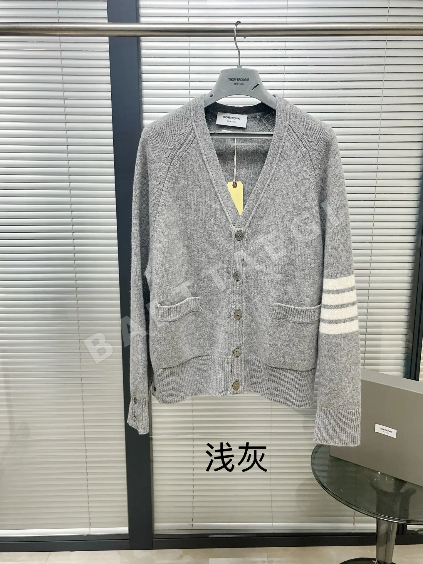 톰브라운 울 숏 래글런 가디건 상세 이미지 2