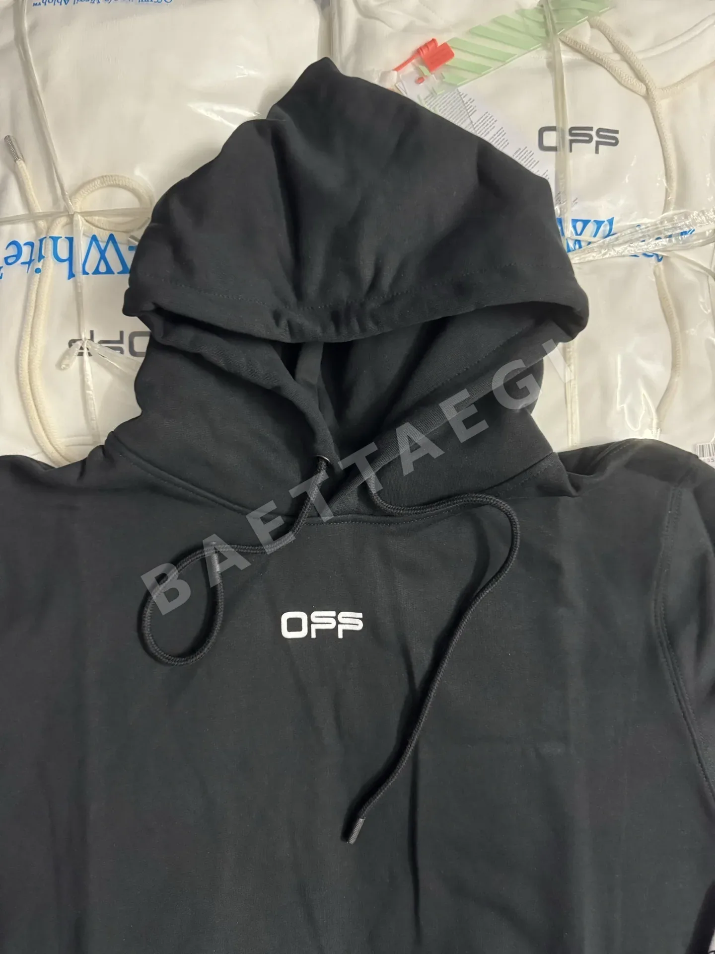오프화이트 공항 테이프 화살표 무늬 남성 반팔 티셔츠 OF104 상세 이미지 2