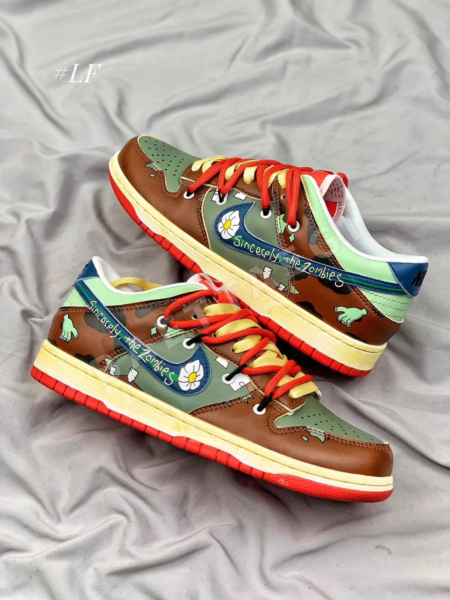 오프화이트 디컨스트럭티드 커스텀 레이스업 신발 상세 이미지 5