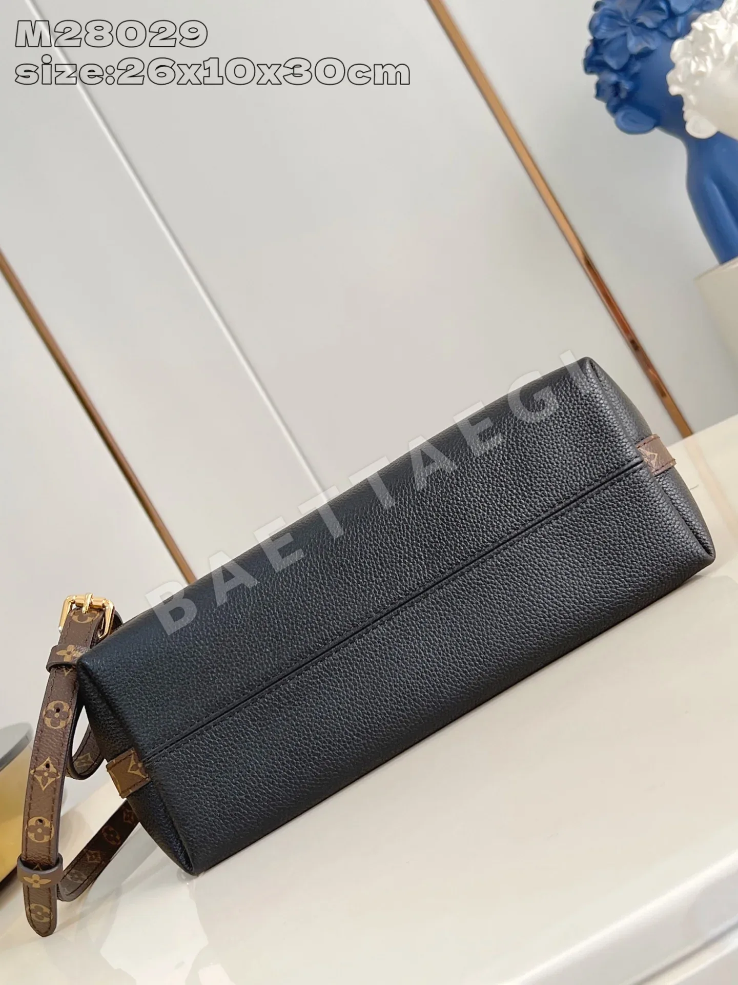 루이비통 M28029 블랙 핸드백 상세 이미지 5