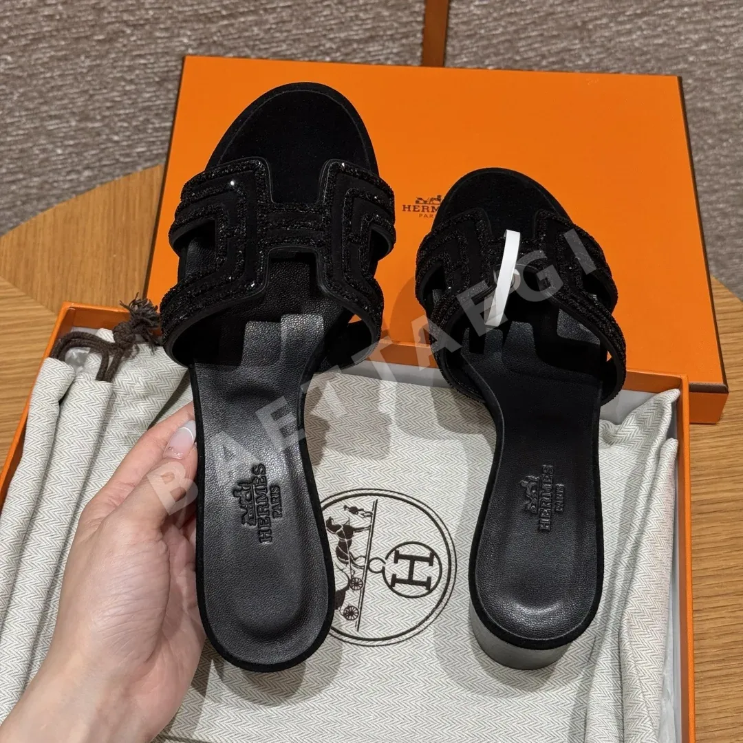 에르메스 오아시스 샌들 블랙 스웨이드 하이힐 상세 이미지 3