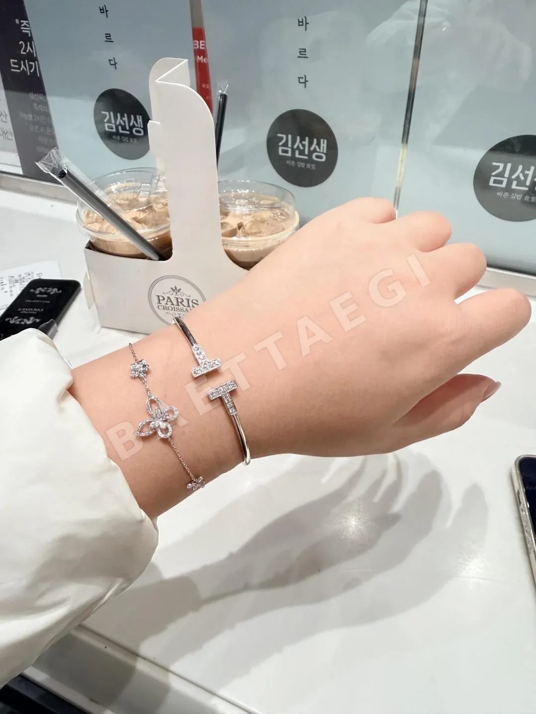 그라프 나비와 꽃 다이아몬드 팔찌 상세 이미지 4