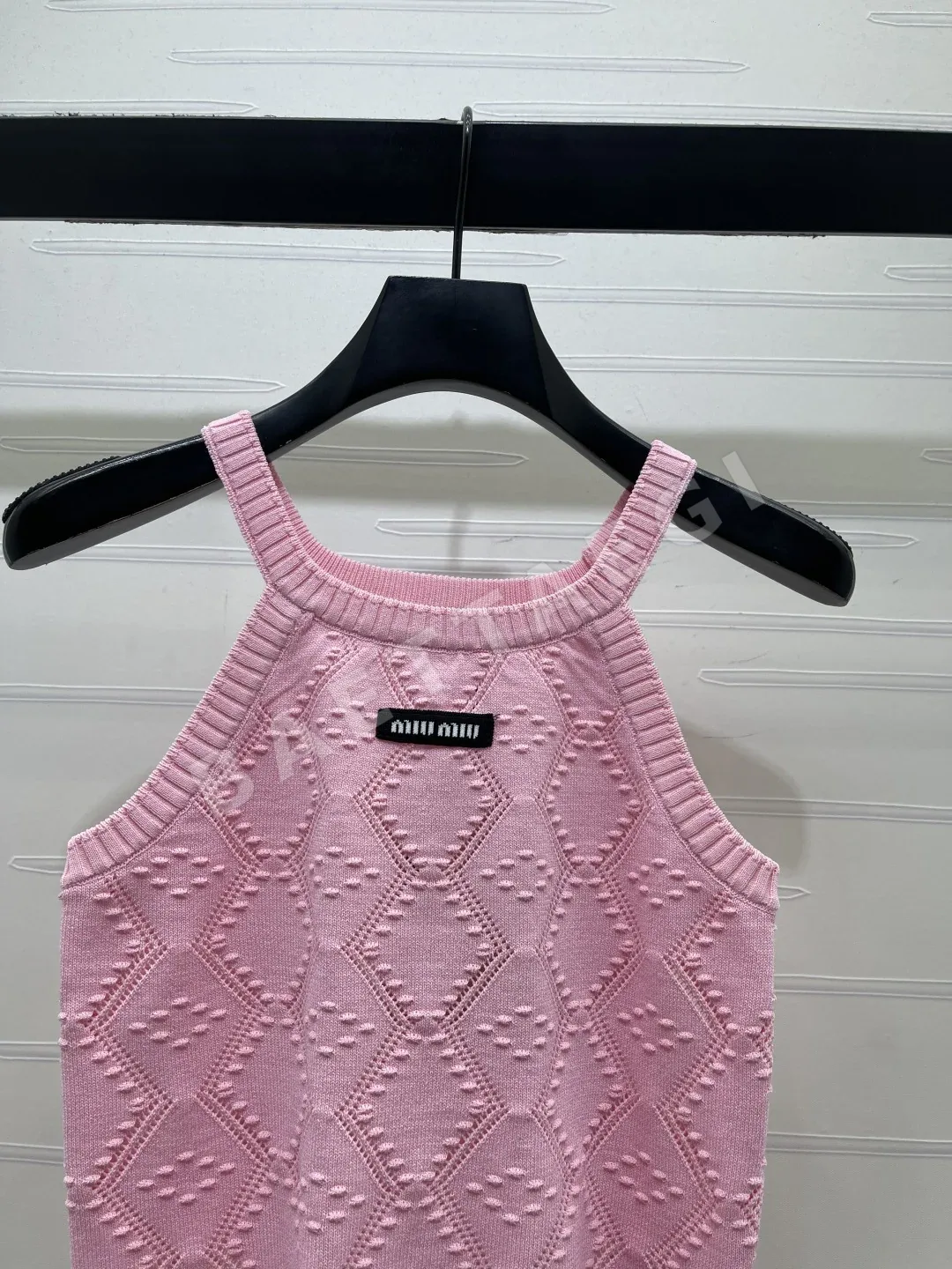 미우미우 다이아몬드 패턴 홀터넥 니트 베스트 상세 이미지 2