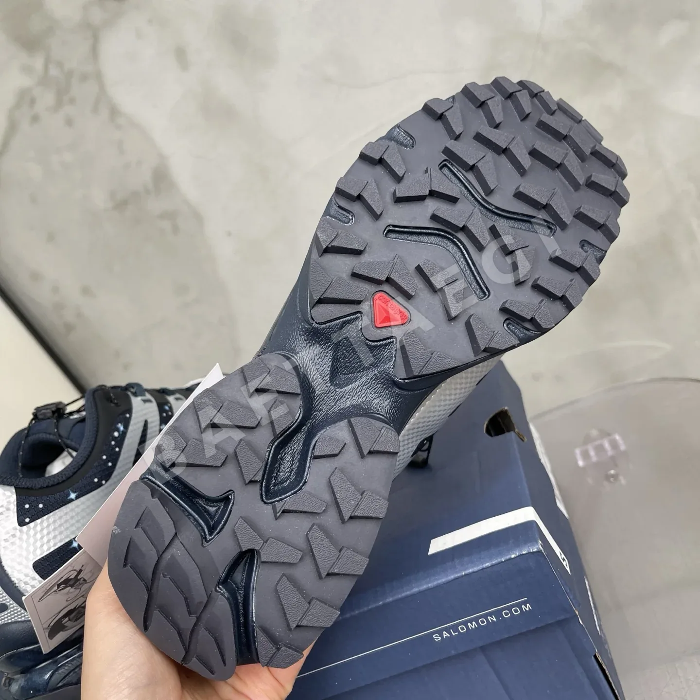 살로몬 신발 상세 이미지 9