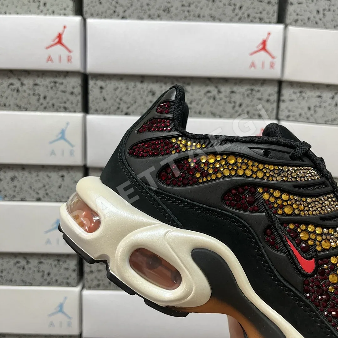 나이키 [DF] 에어 맥스 플러스 블랙 레드 FZ9042-001 201082 Nike Air Max Plus Swarovski Sunset 상세 이미지 6