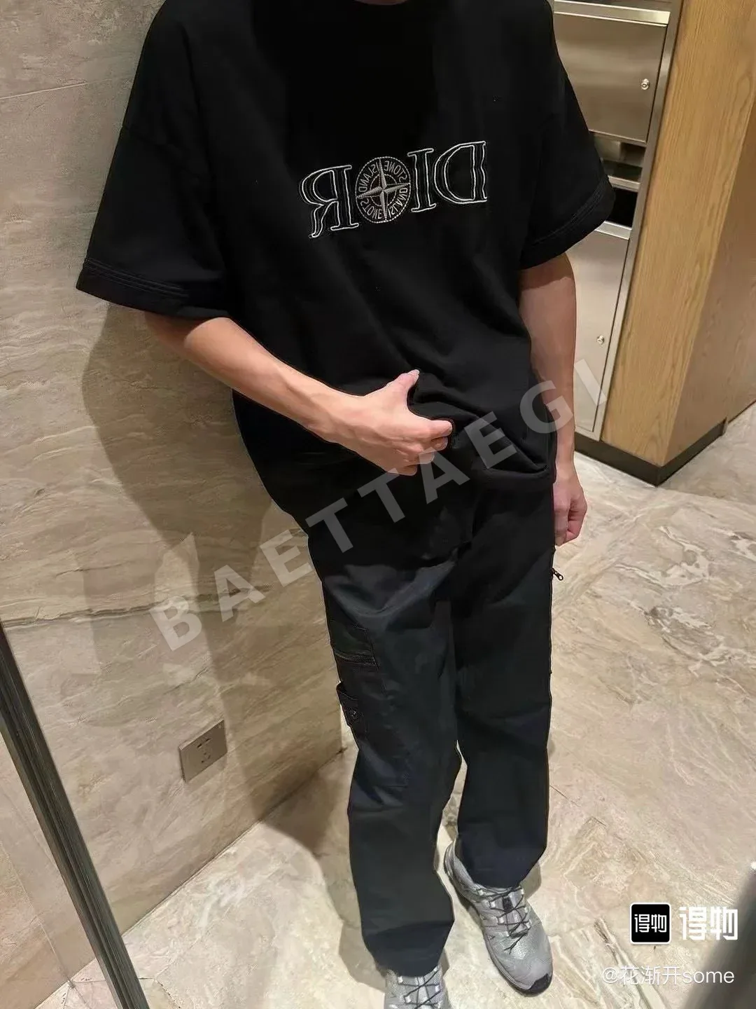 디올 여성 자수 반팔 티셔츠 상세 이미지 4