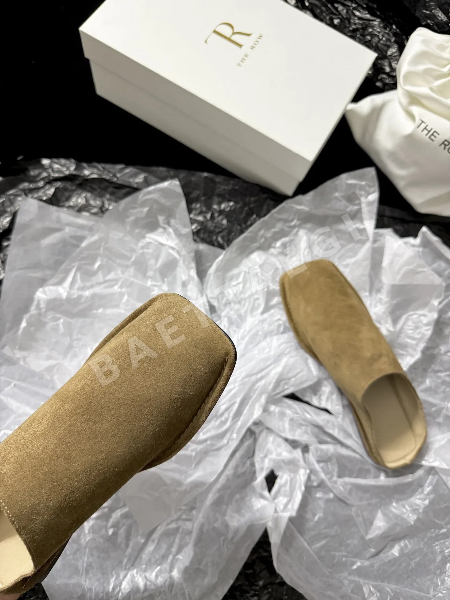 더로우 스웨이드 글로스 스퀘어 토 뮬러 슈즈 상세 이미지 6