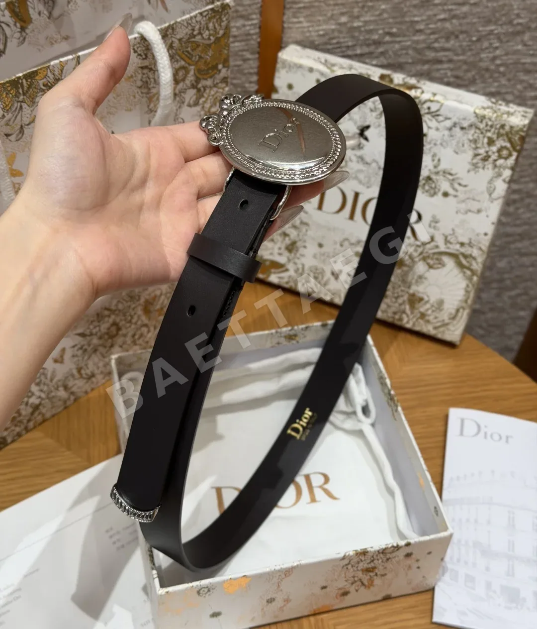 디올 메달리용 스무스 송아지가죽 벨트 상세 이미지 4