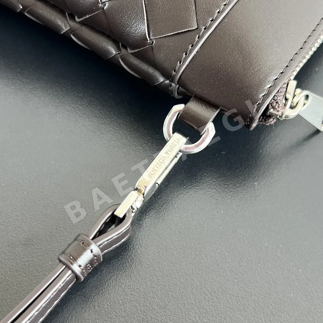 보테가베네타 남성용 직조 소가죽 클러치백 상세 이미지 5