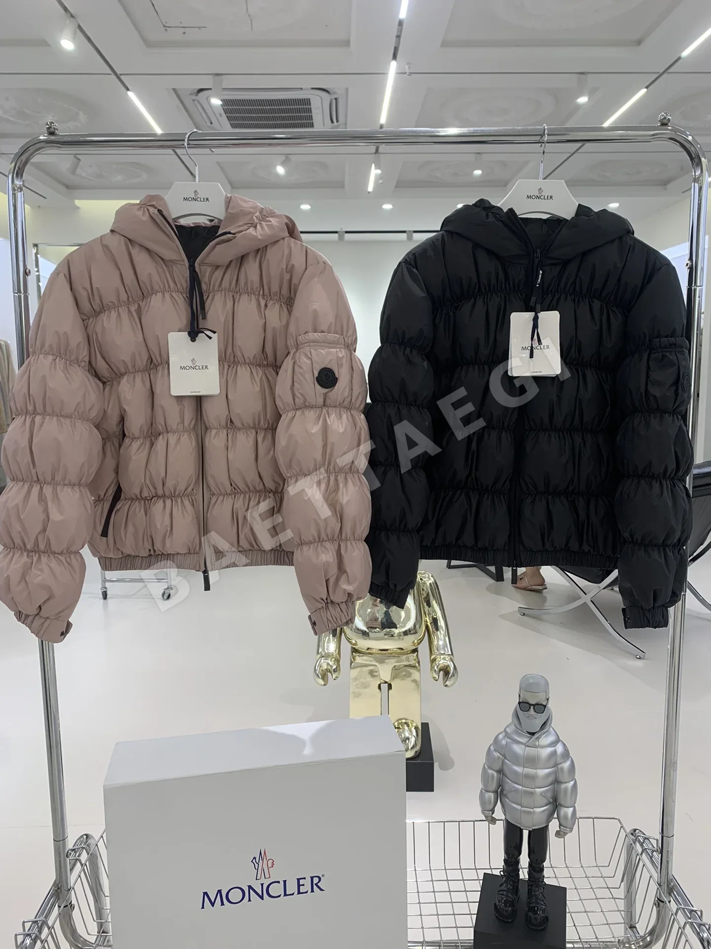 몽클레르 메돈테 여성 숏다운 패딩 상세 이미지 3