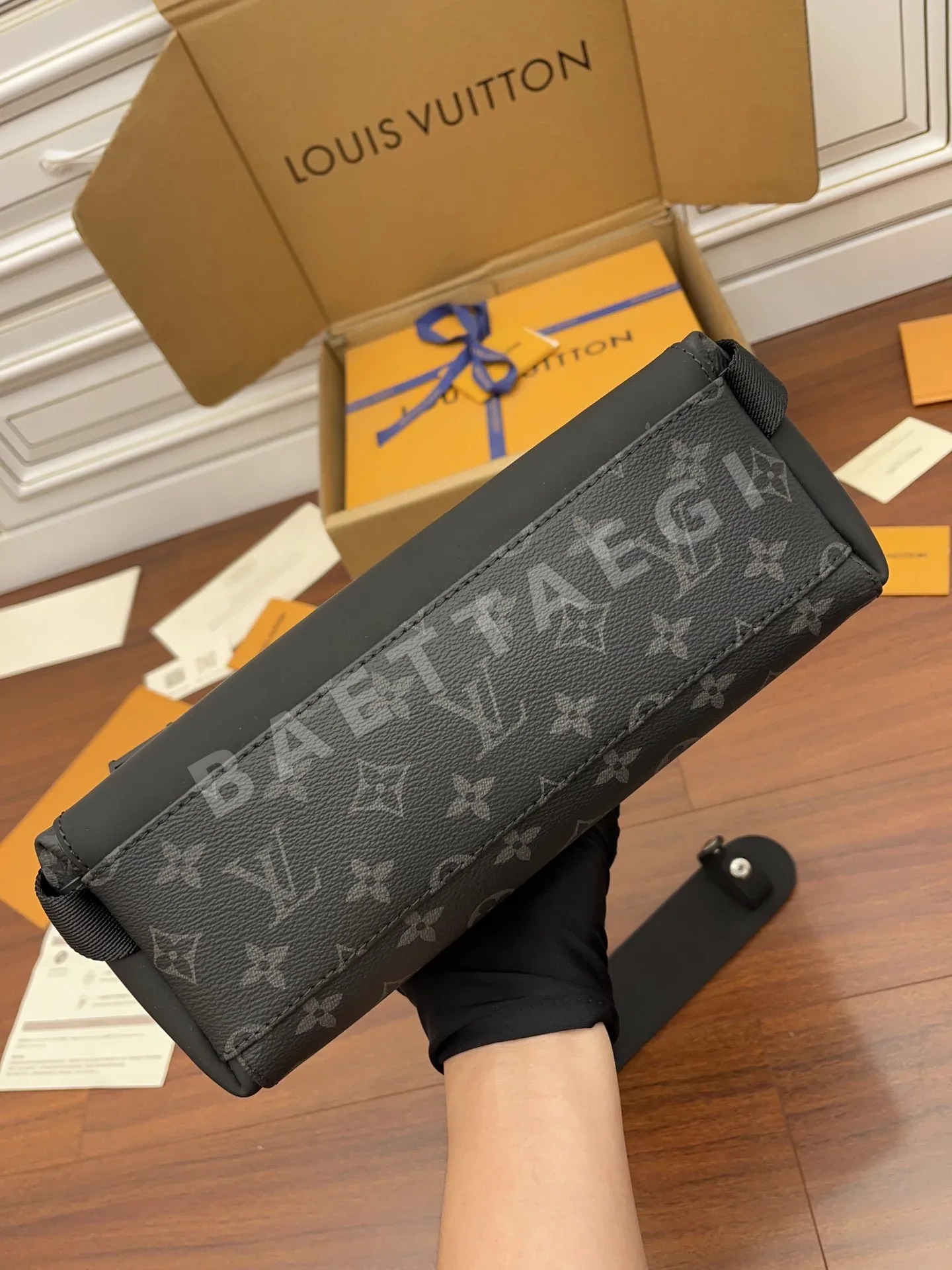 루이비통 M40511 가방 상세 이미지 8