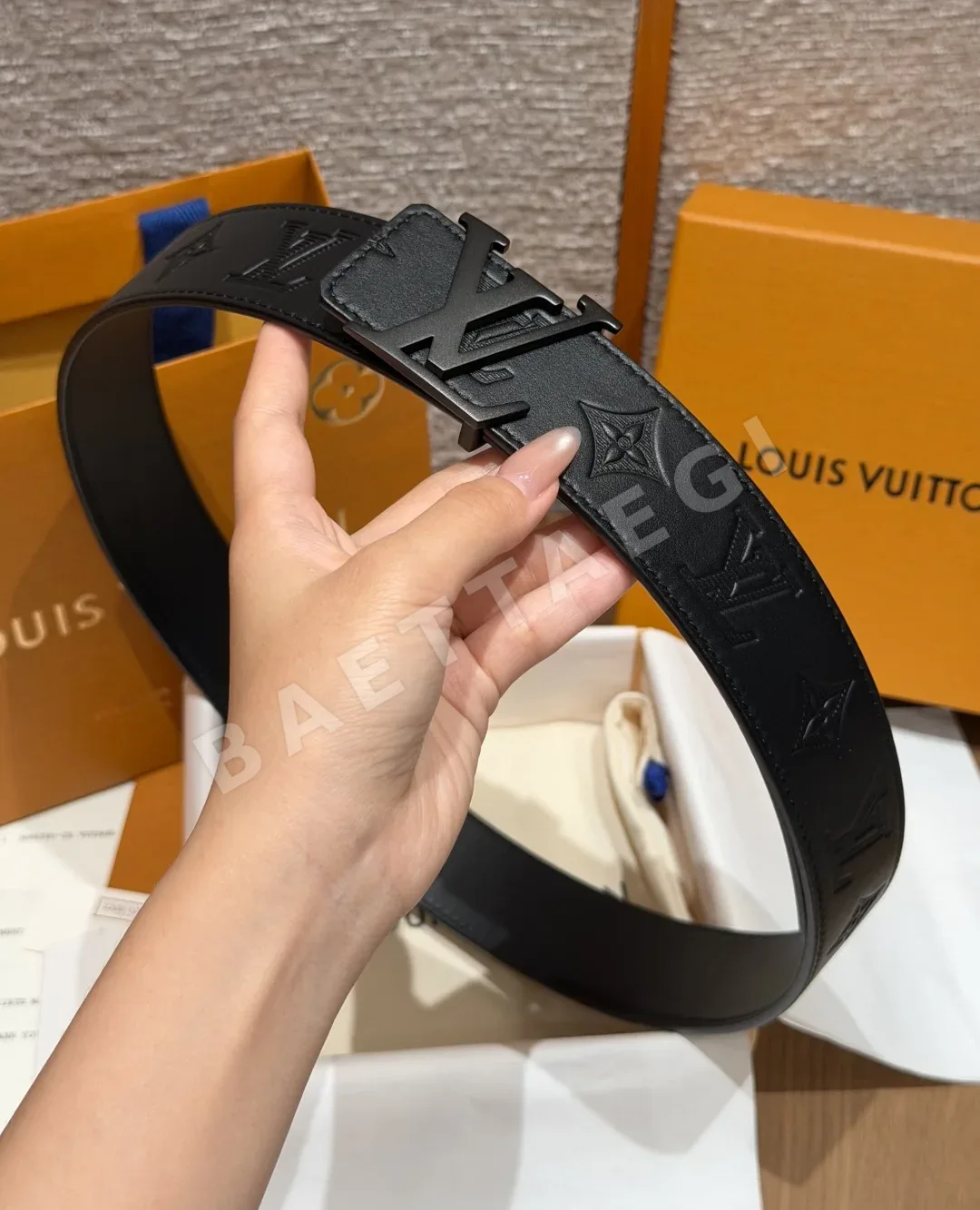 루이비통 모노그램 엠보스 40mm 리버서블 벨트 상세 이미지 3