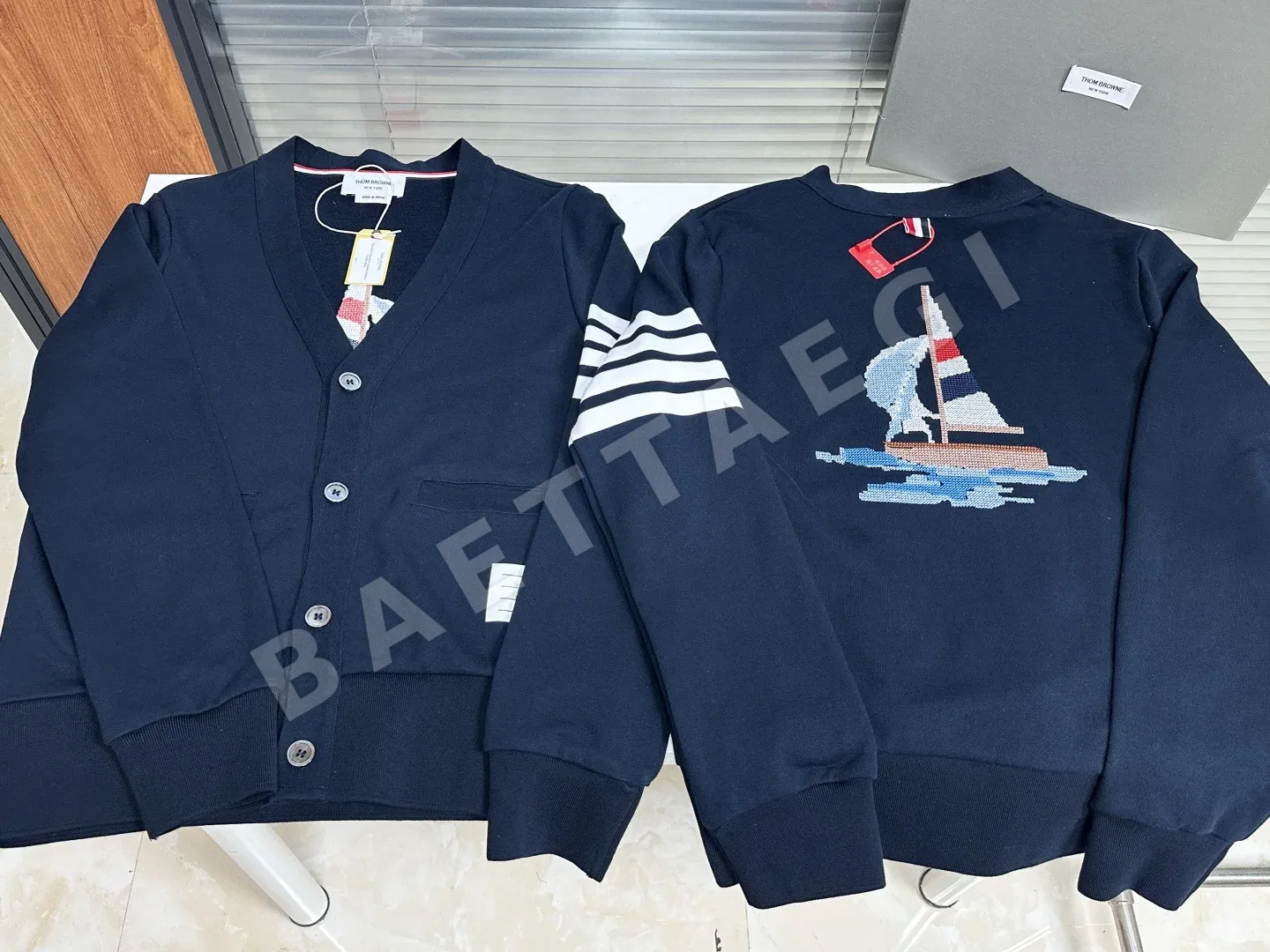 톰브라운 돛단배 자수 네이비 면 가디건 상세 이미지 9