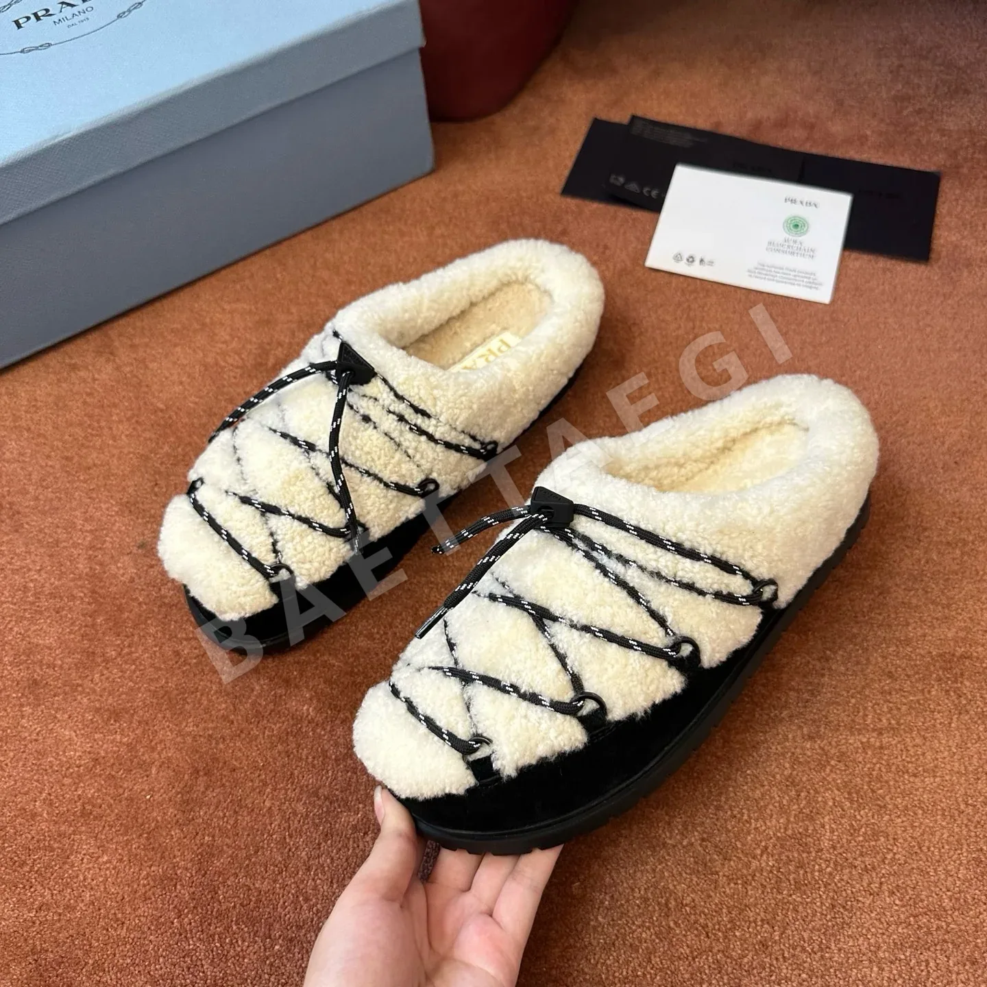 루이비통 봉디아 뮬 여성 스웨이드 블록 솔 상세 이미지 8