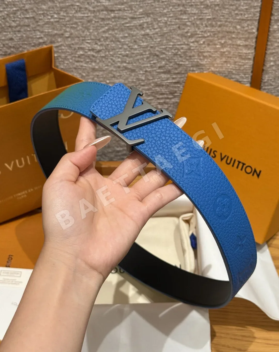 루이비통 이니셜 40mm 리버시블 벨트 상세 이미지 3