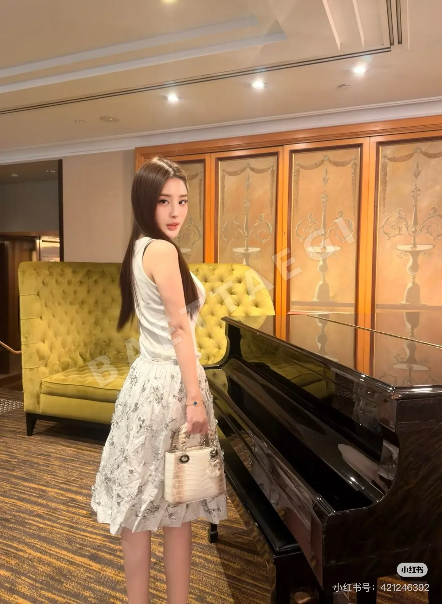 미우미우 라인스톤 장식 미디 스커트 상세 이미지 2