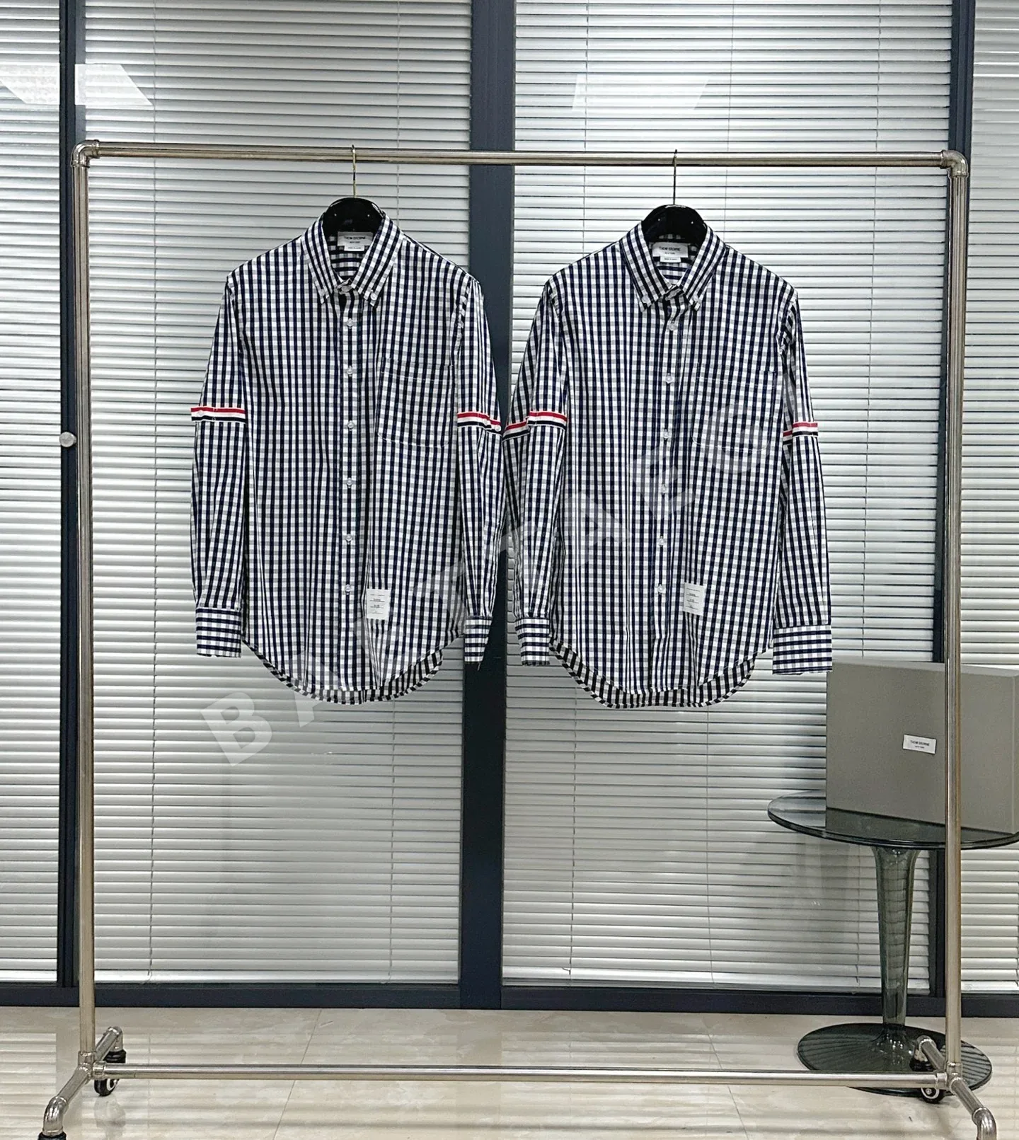 톰브라운 오버핏 체크 긴팔 셔츠 남성의류 46690