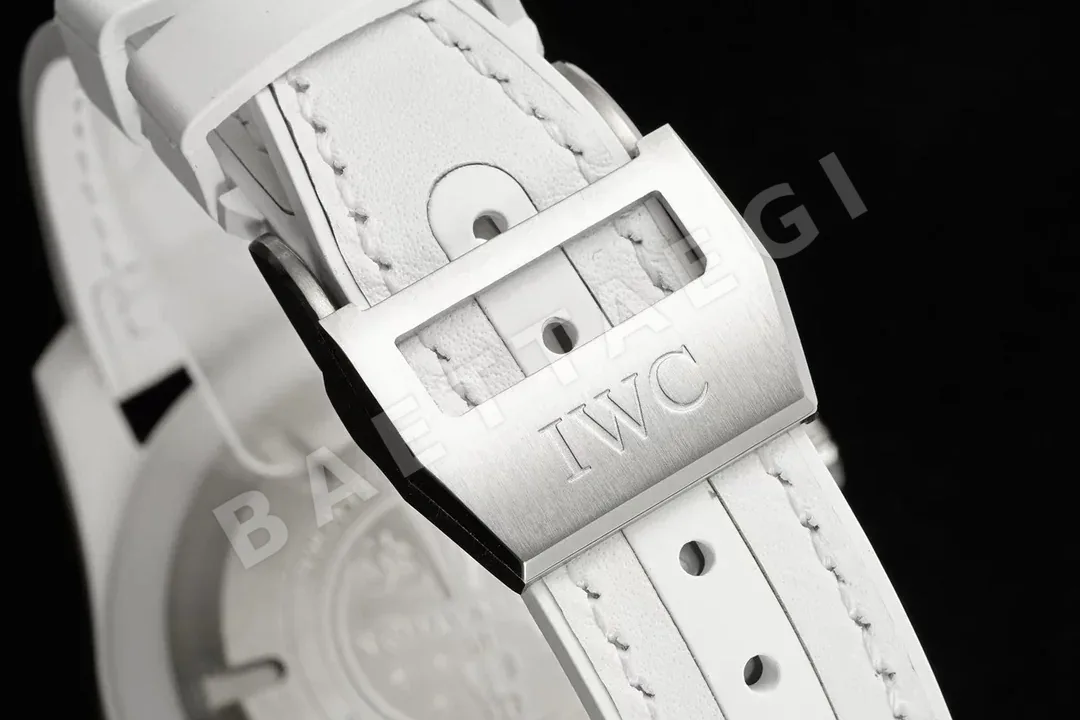 IWC 파일럿 크로노그래프 인스피레이션 4 세라믹 시계 상세 이미지 6