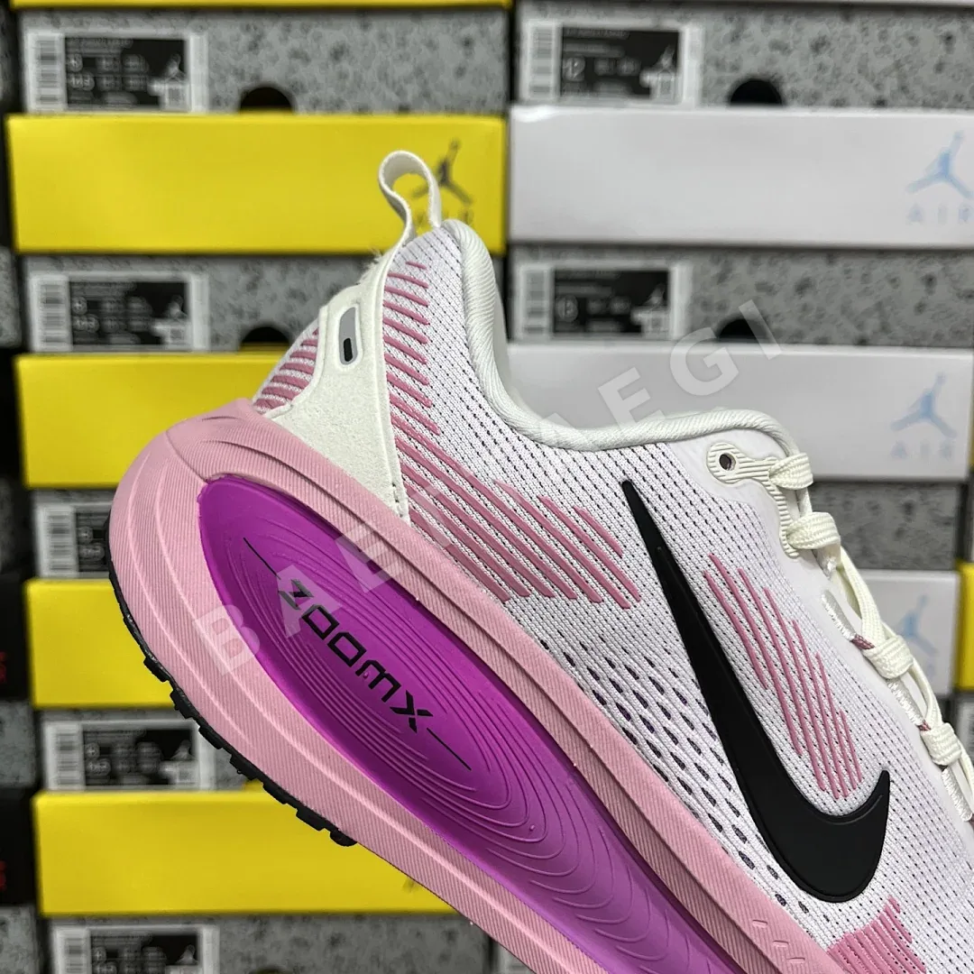 나이키 줌 보메로 18 HM6804-105 201104 Nike Zoom Vomero 18 상세 이미지 9