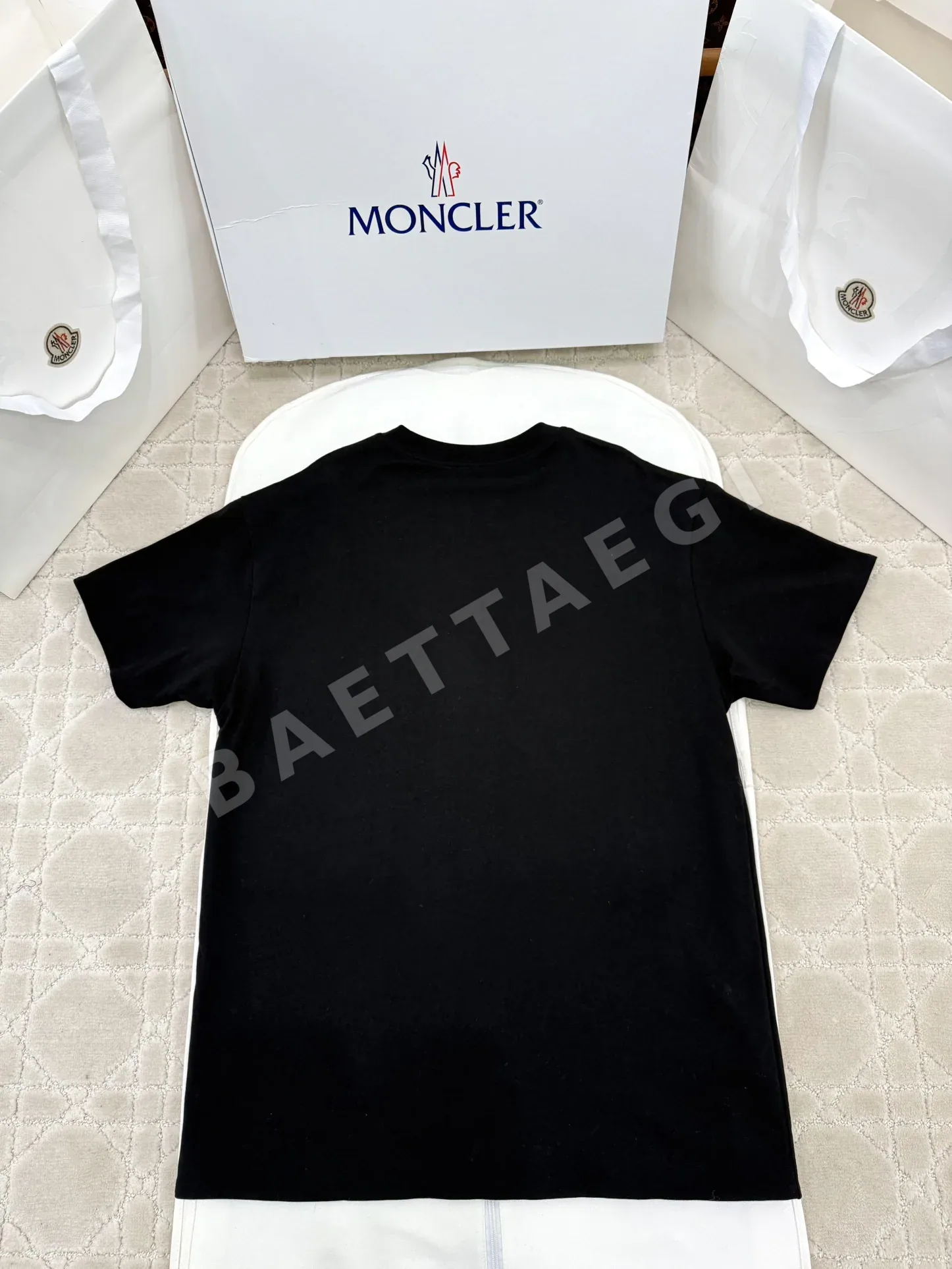 몽클레르 남성 패치워크 반팔 티셔츠 상세 이미지 2