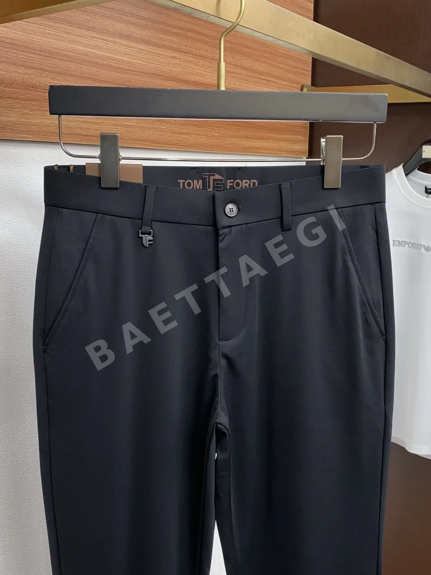 톰포드 일본산 데님 워시 가공 남성 바지 상세 이미지 3